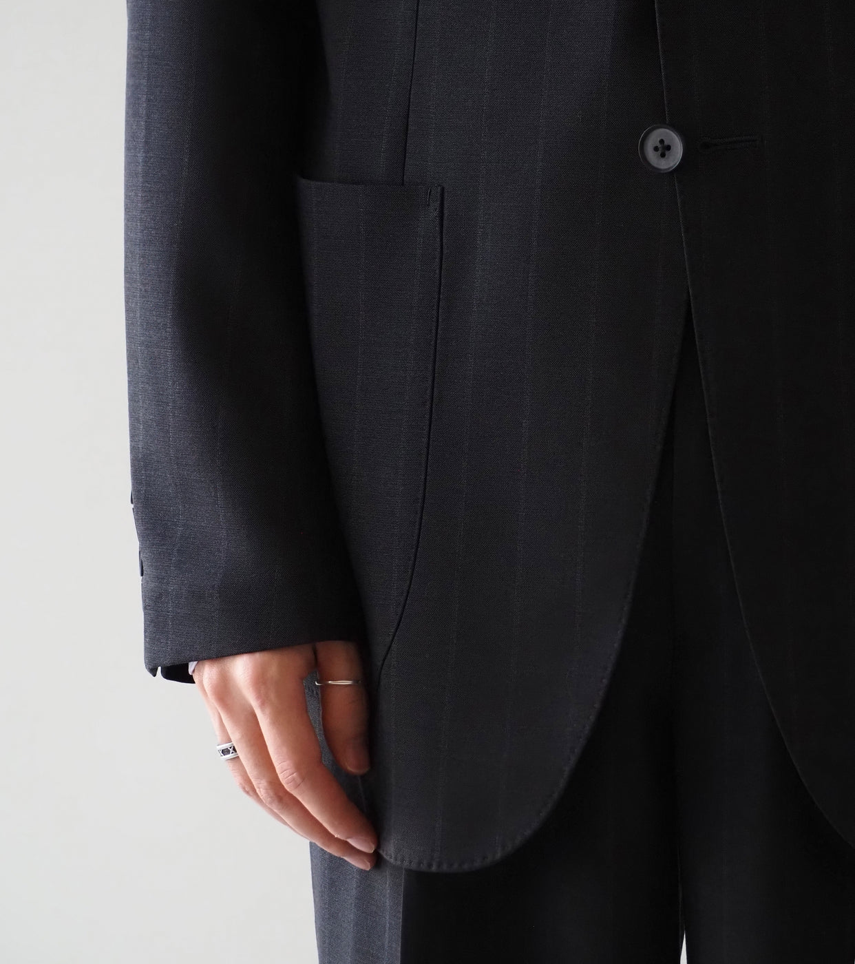 MAATEE & SONS UNCON SINGLE, Charcoal
