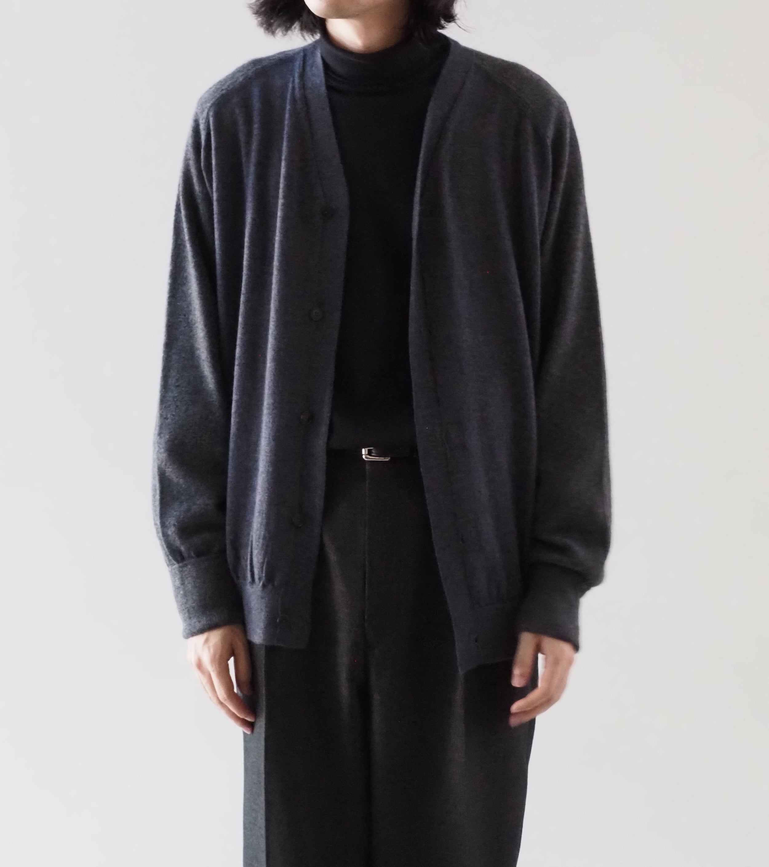 MAATEE＆SONS コンビ Vカーディガン , Charcoal Gray – Navyblue