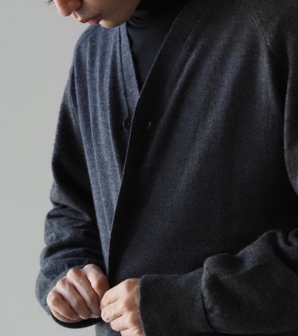 MAATEE&SONS Combi V Cardigan , Charcoal Gray