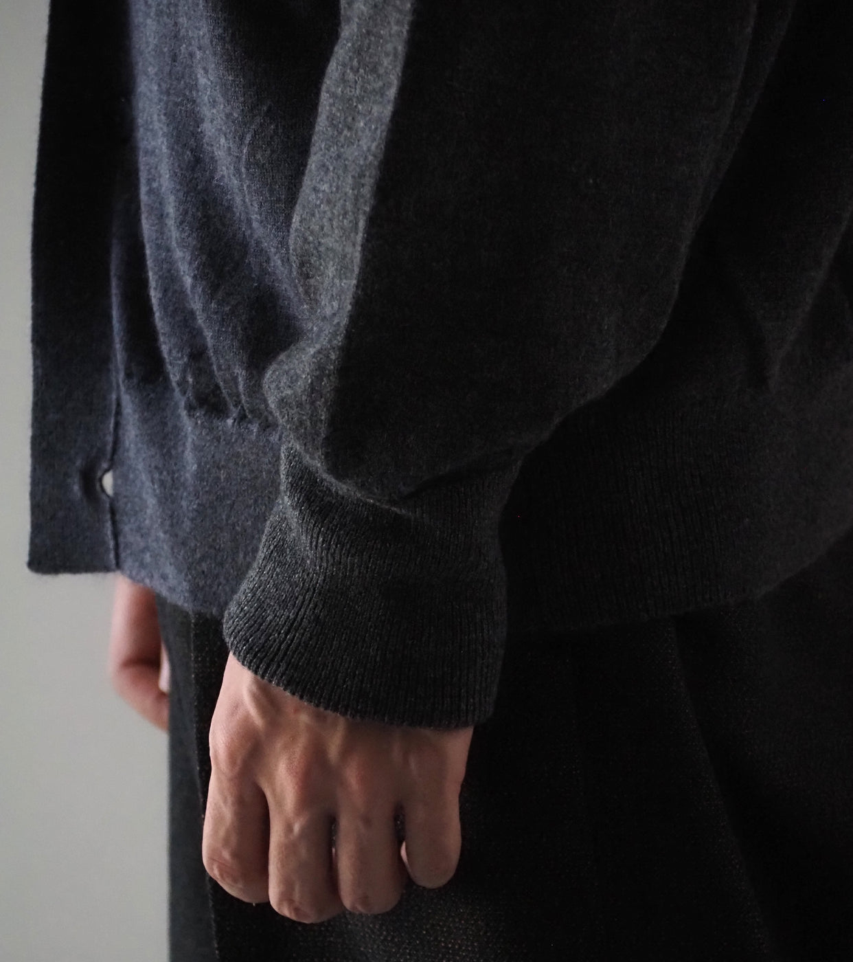 MAATEE&SONS Combi V Cardigan , Charcoal Gray