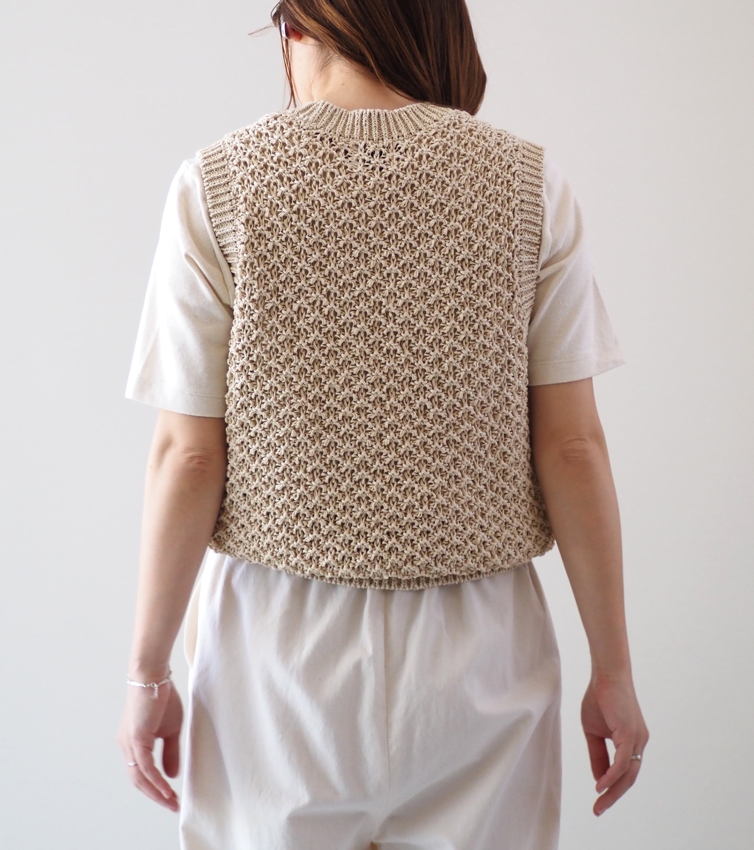 Yonetomi GIMA MESH KNIT VEST, Beige