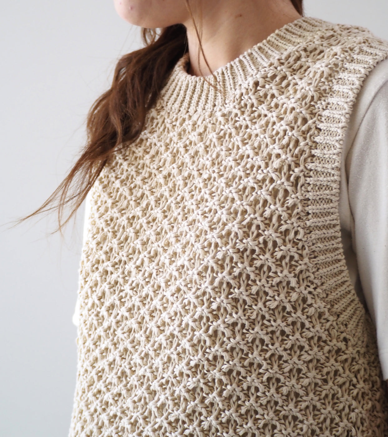 Yonetomi GIMA MESH KNIT VEST, Beige