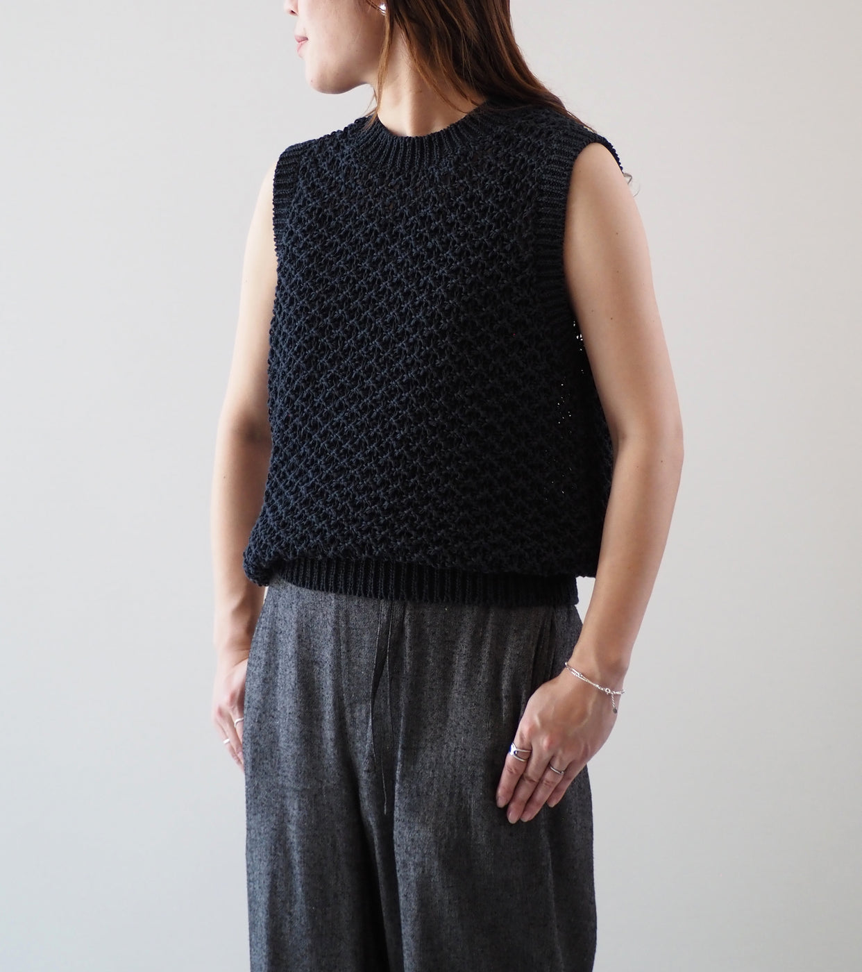 Yonetomi GIMA MESH KNIT VEST, Beige