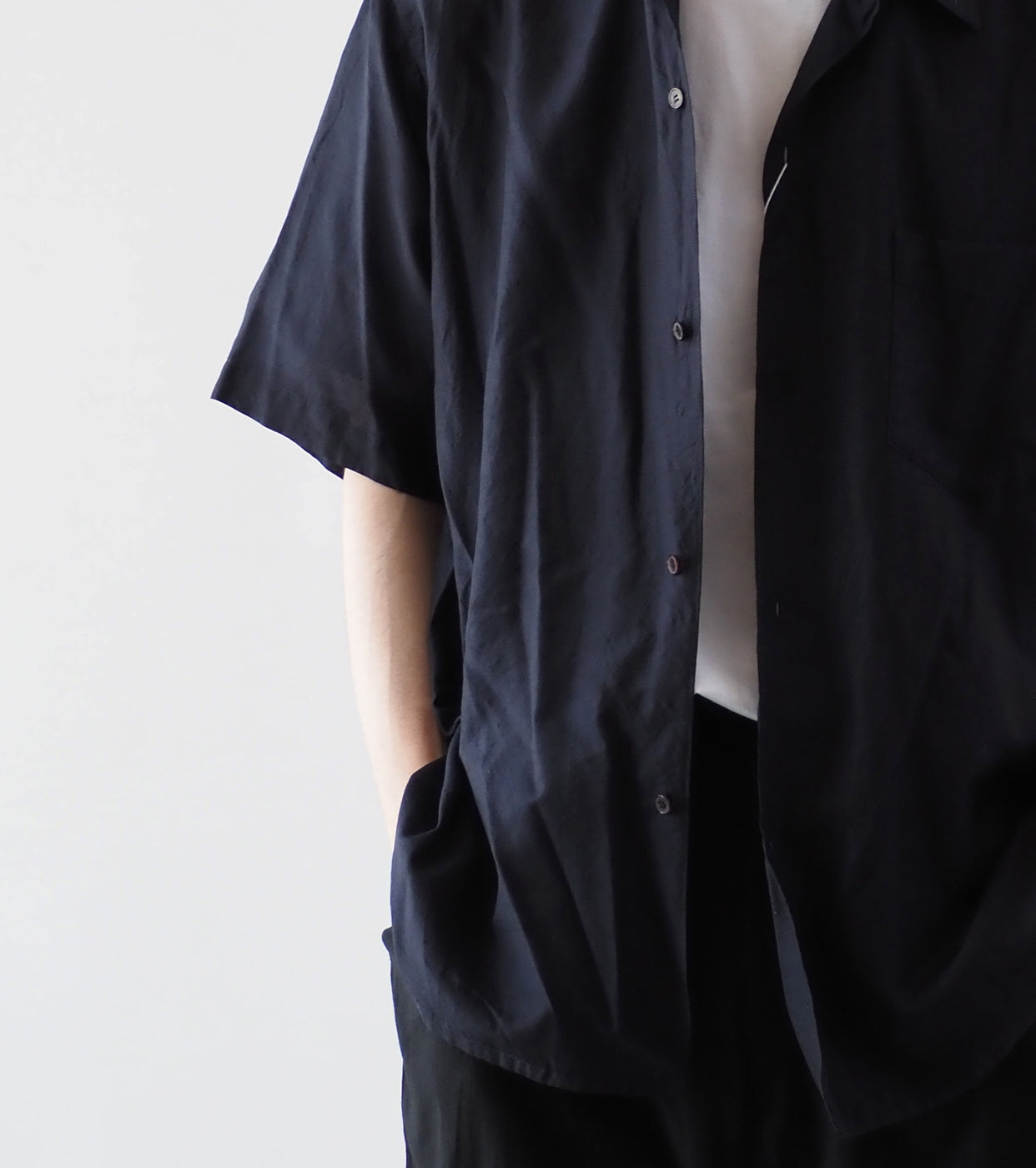 COMOLI Wool silk Short Sleeved Open Collar Shirt , Navy