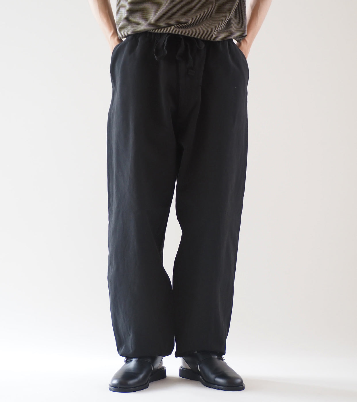 COMOLI Product dyed drawstring pants, Black
