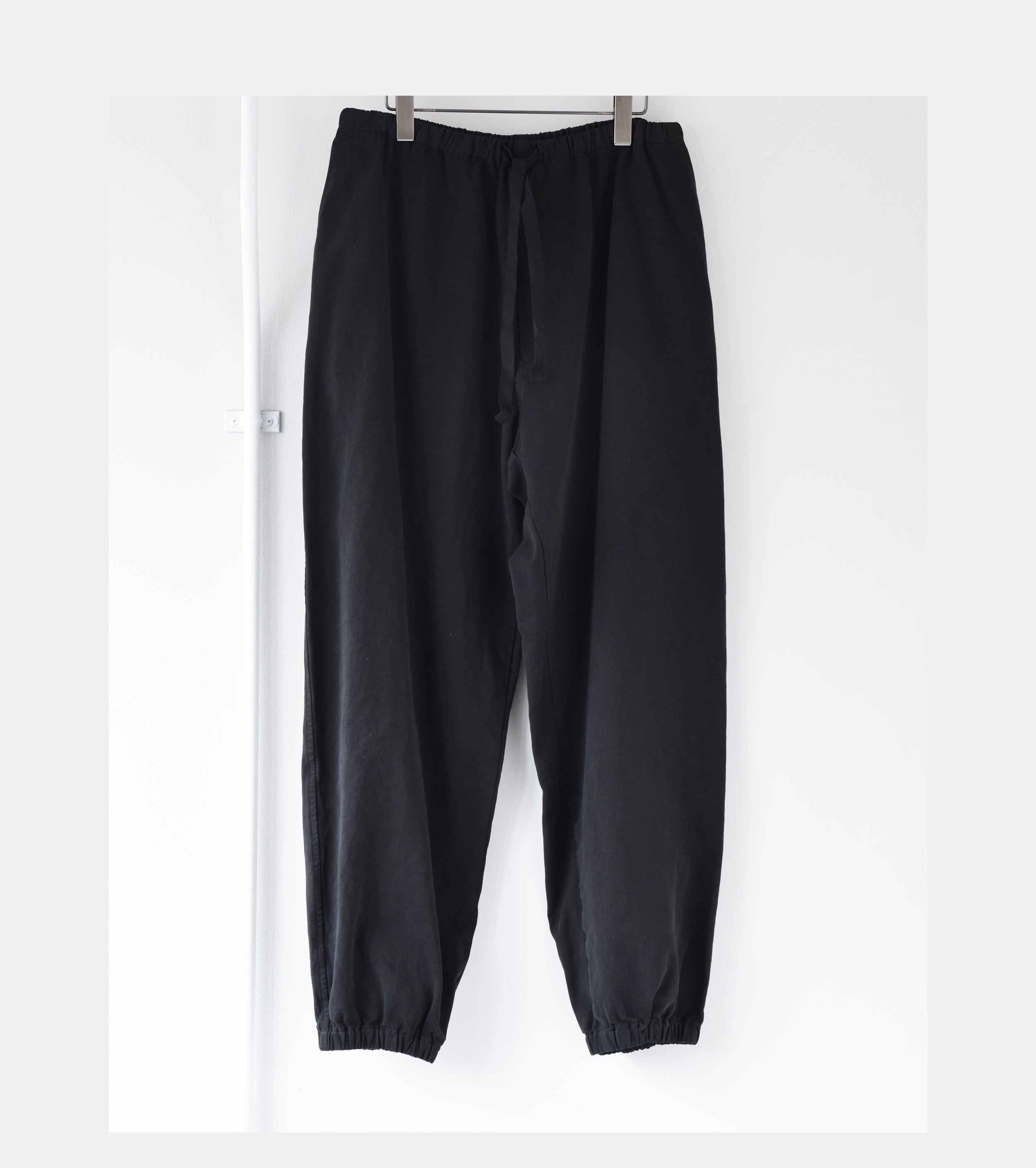 COMOLI Product dyed drawstring pants, Black