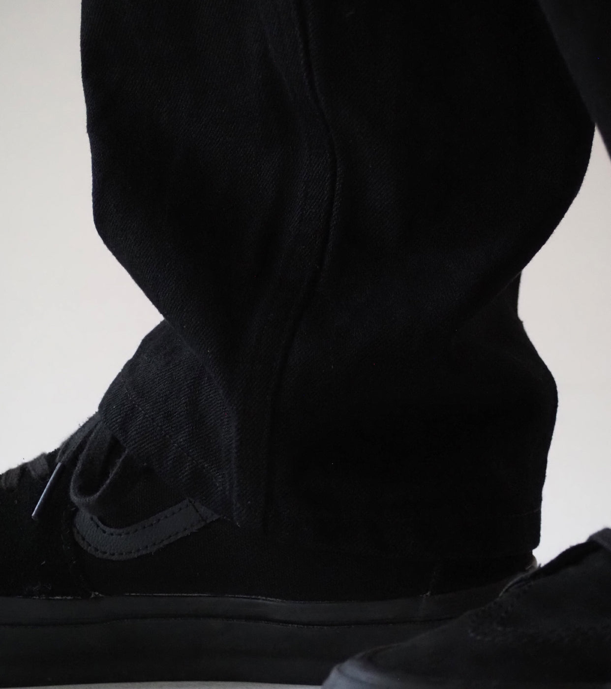 COMOLI Black Denim Tapered Pants, Black