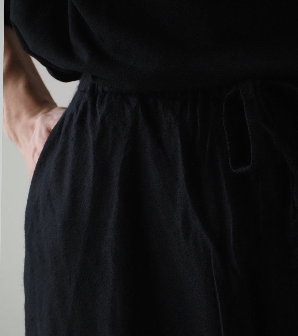 COMOLI Cashmere Silk Garment-Dyed Drawstring Pants, Navy