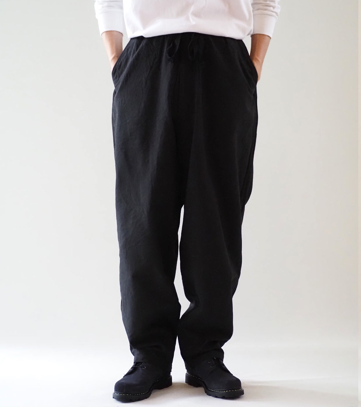 COMOLI Cotton Ducks Tapered Pants, Black