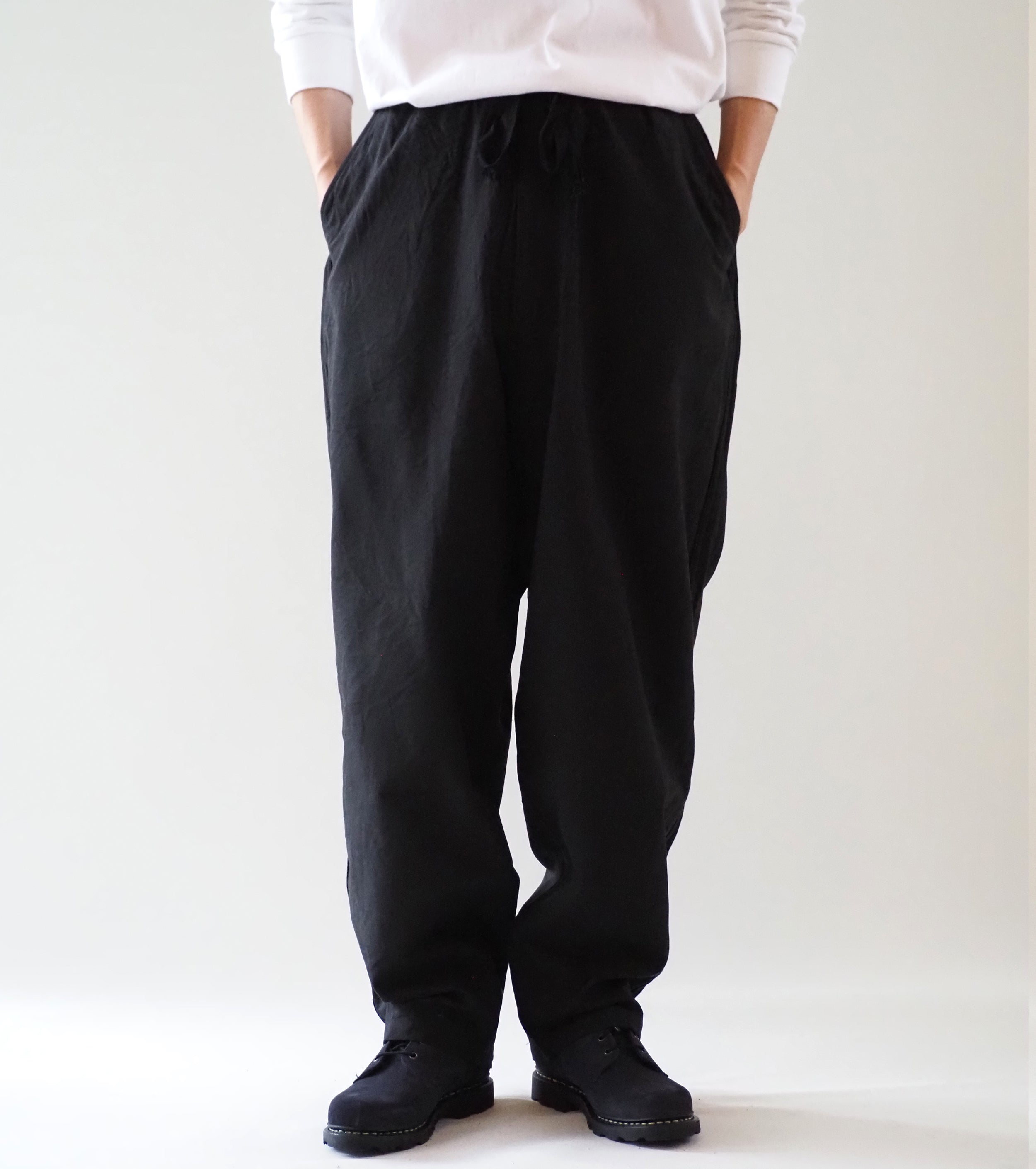 COMOLI Cotton Ducks Tapered Pants, Black