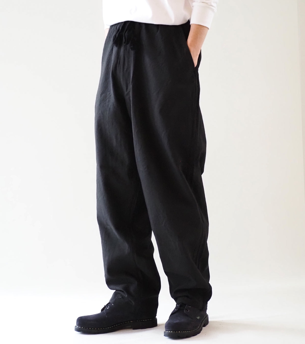 COMOLI Cotton Ducks Tapered Pants, Black