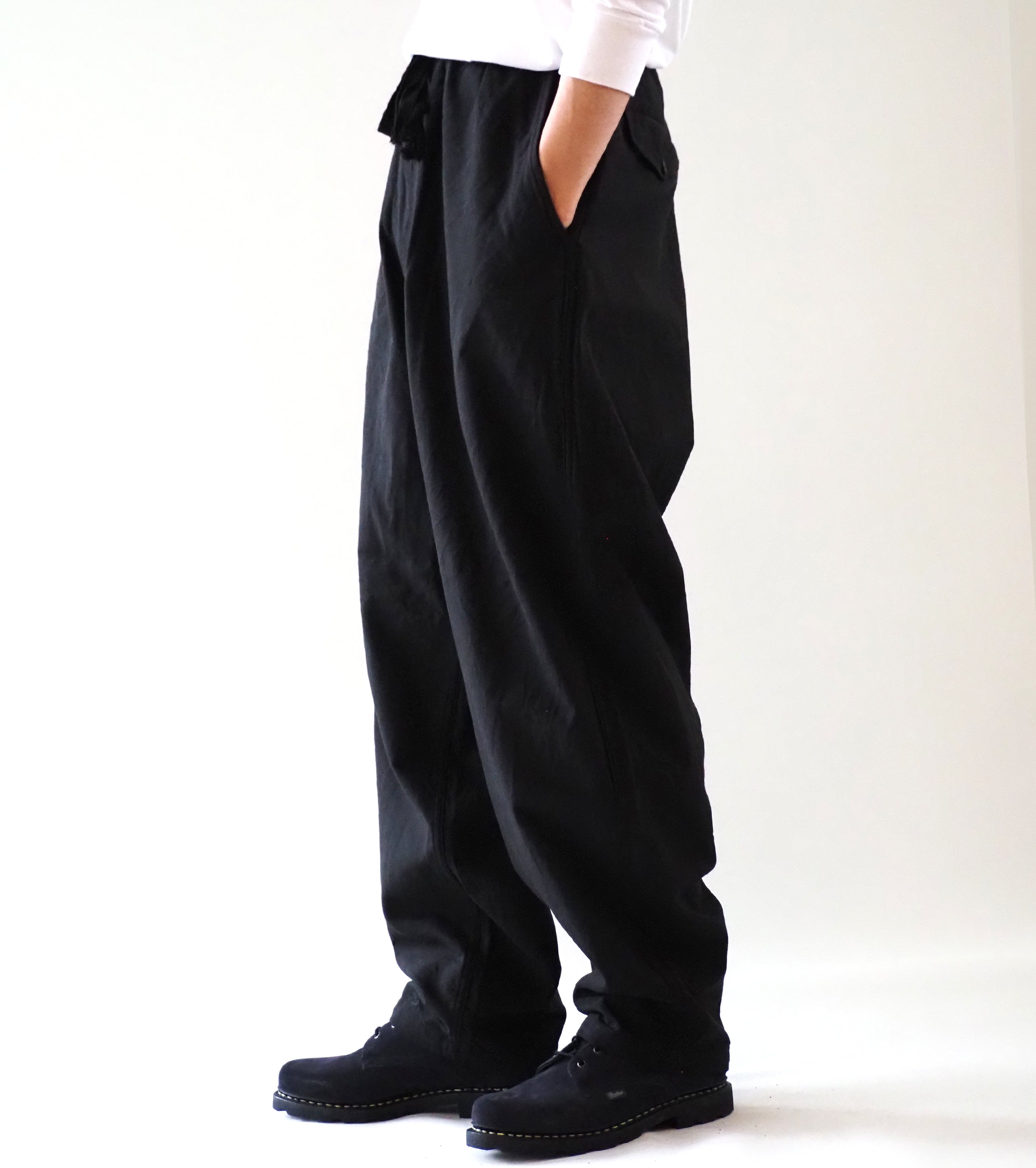 COMOLI Cotton Ducks Tapered Pants, Black
