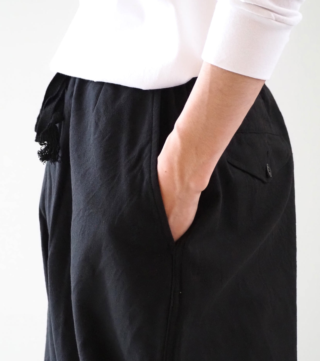 COMOLI Cotton Ducks Tapered Pants, Black