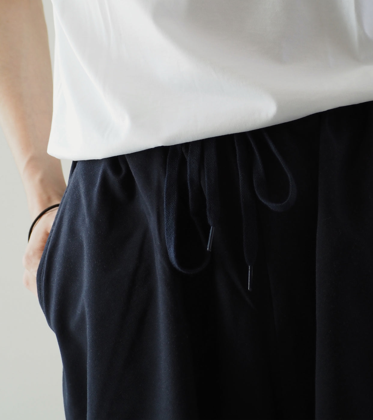 COMOLI Wool Knee Tuck Pants, Navy