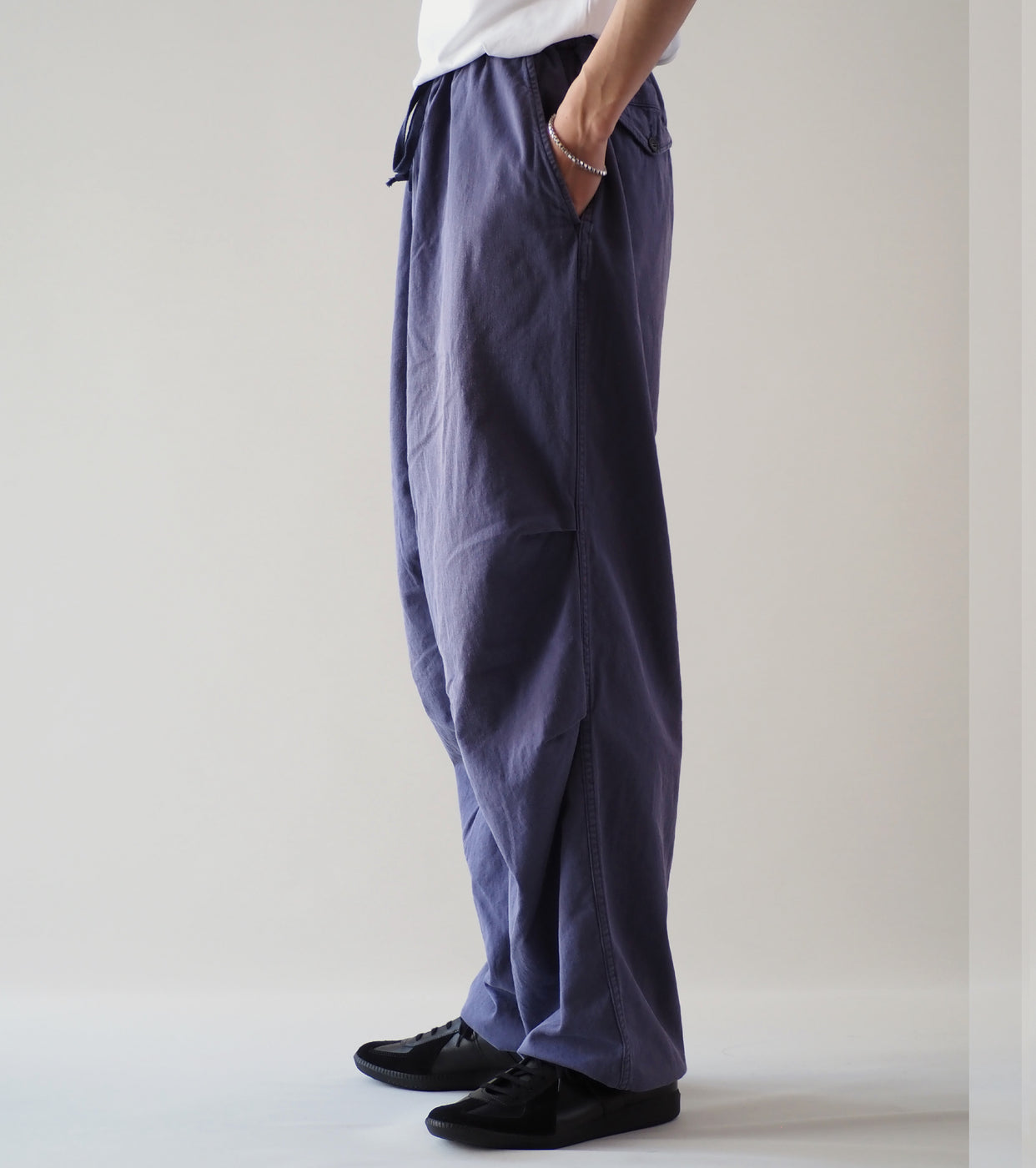 COMOLI Cotton Drill Knee Tuck Pants, Fade Blue