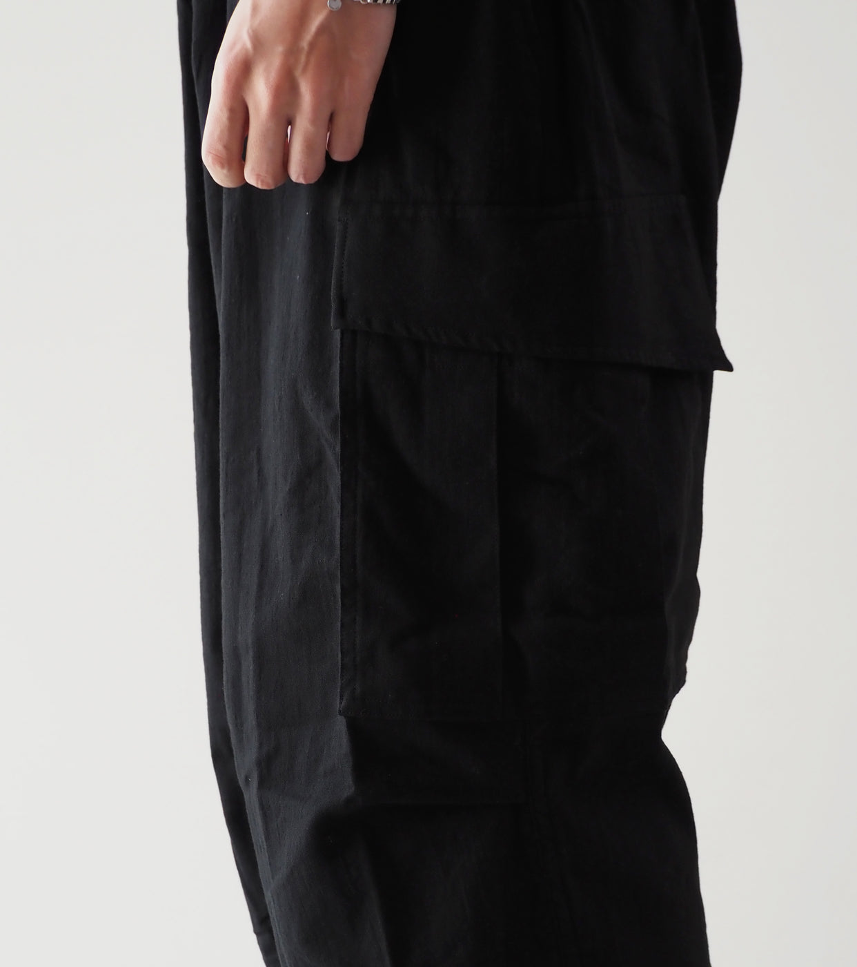 COMOLI OX Knee Tuck Cargo Pants , Black