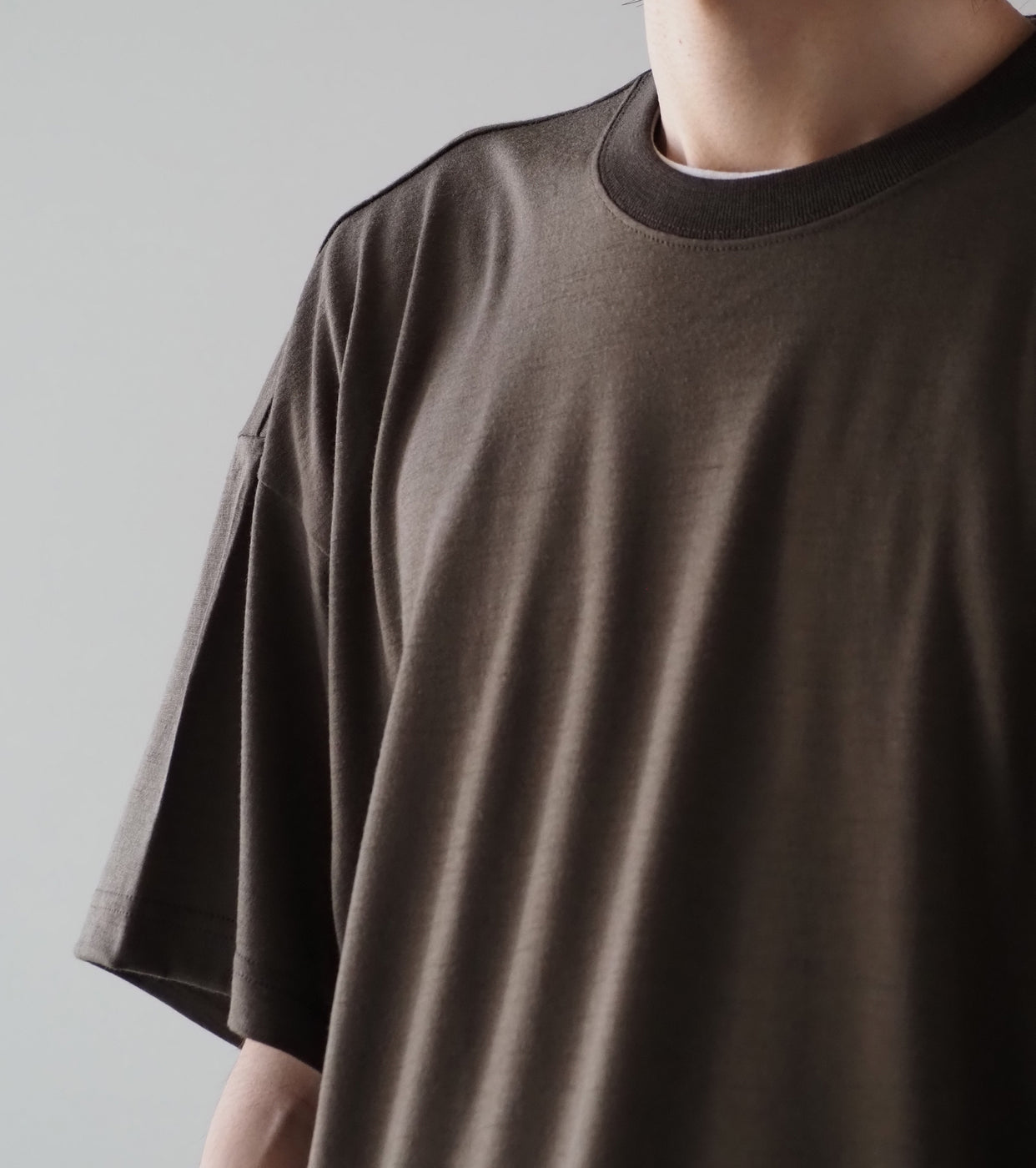 Nonnotte New Standard T-Shirt Super120’ Washable Jersey , Olive Brown