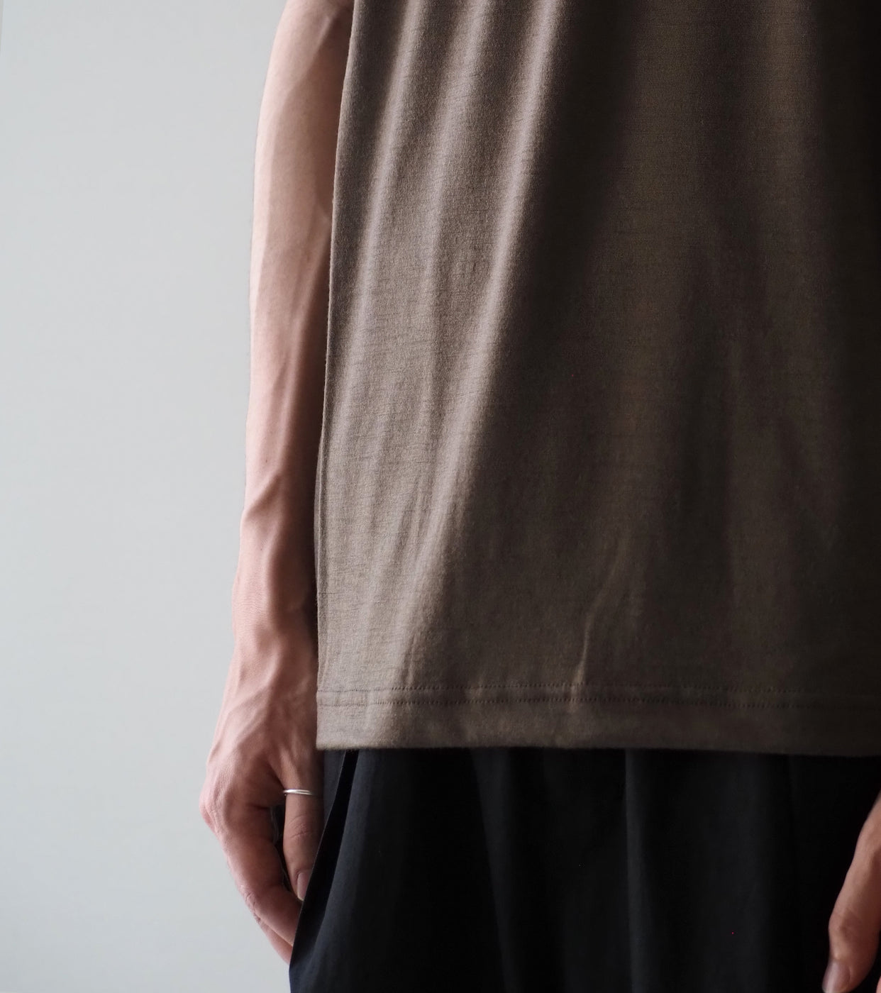 Nonnotte New Standard T-Shirt Super120’ Washable Jersey , Olive Brown