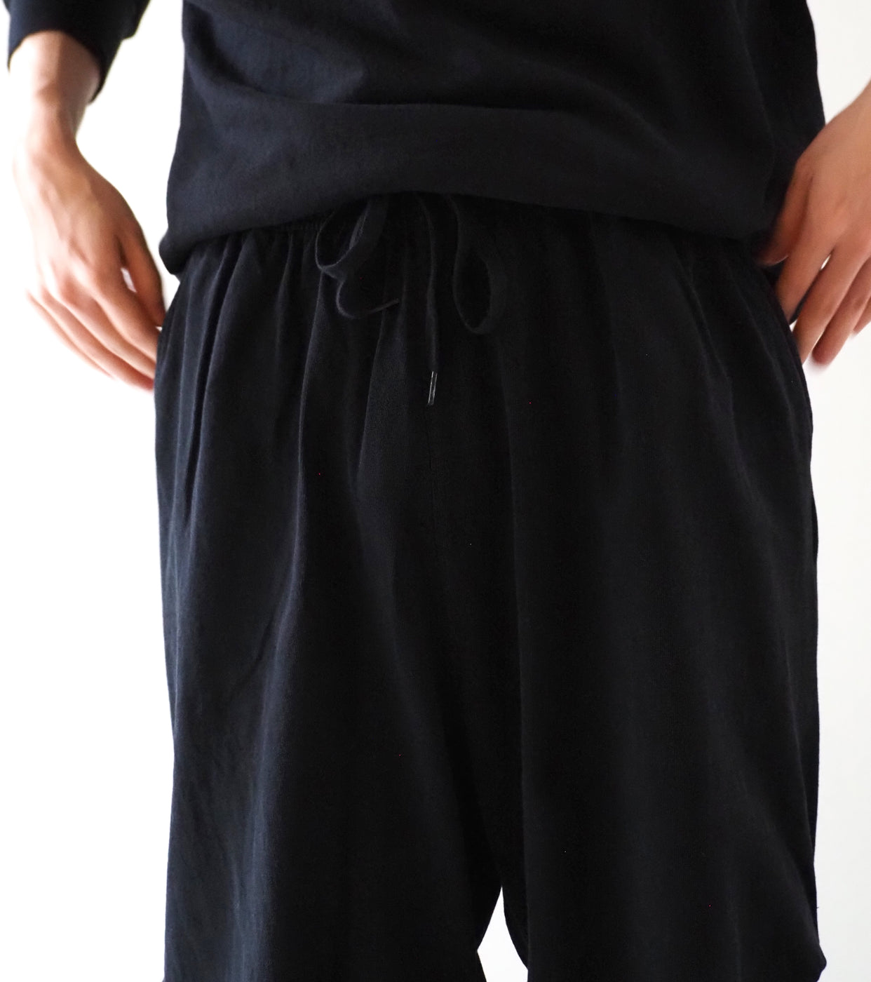 COMOLI Cotton Jersey Knee-Tuck Pants , Black