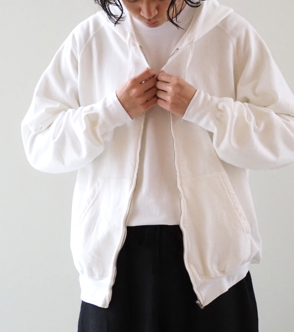 COMOLI LW Cotton Loopback Zip Hoodie, White