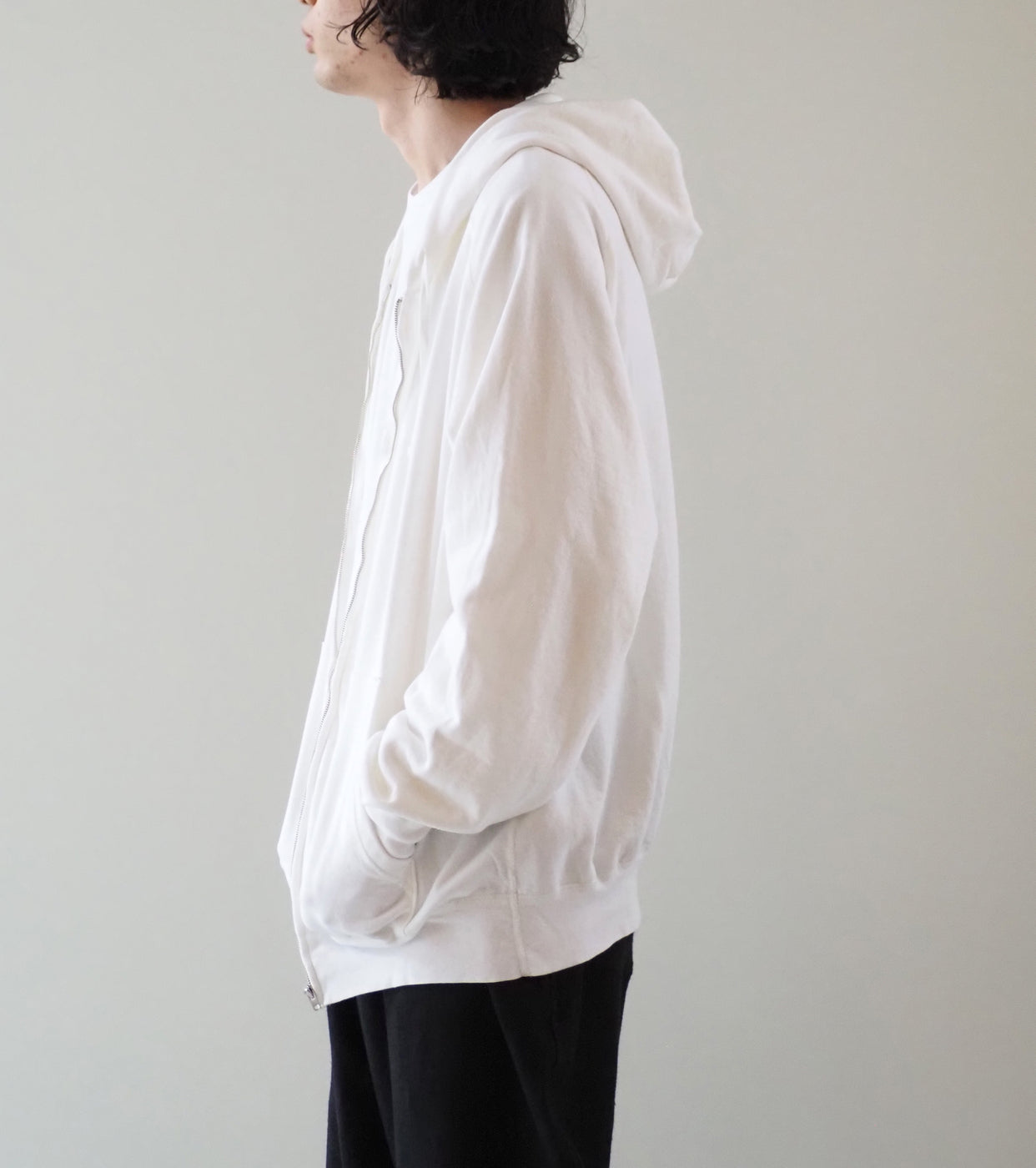COMOLI LW Cotton Loopback Zip Hoodie, White