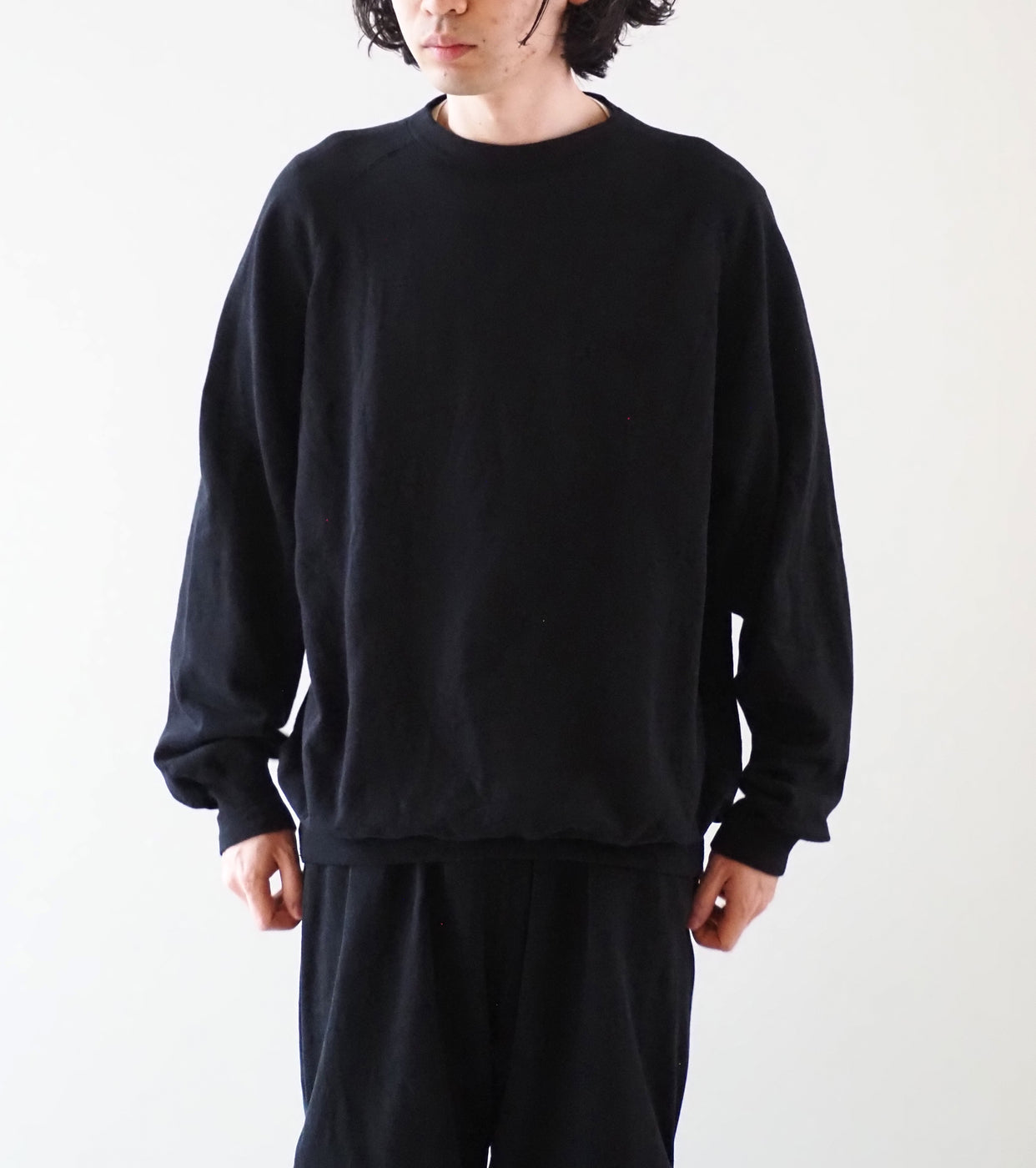 COMOLI LW Cotton Loopback Crew Neck, Black