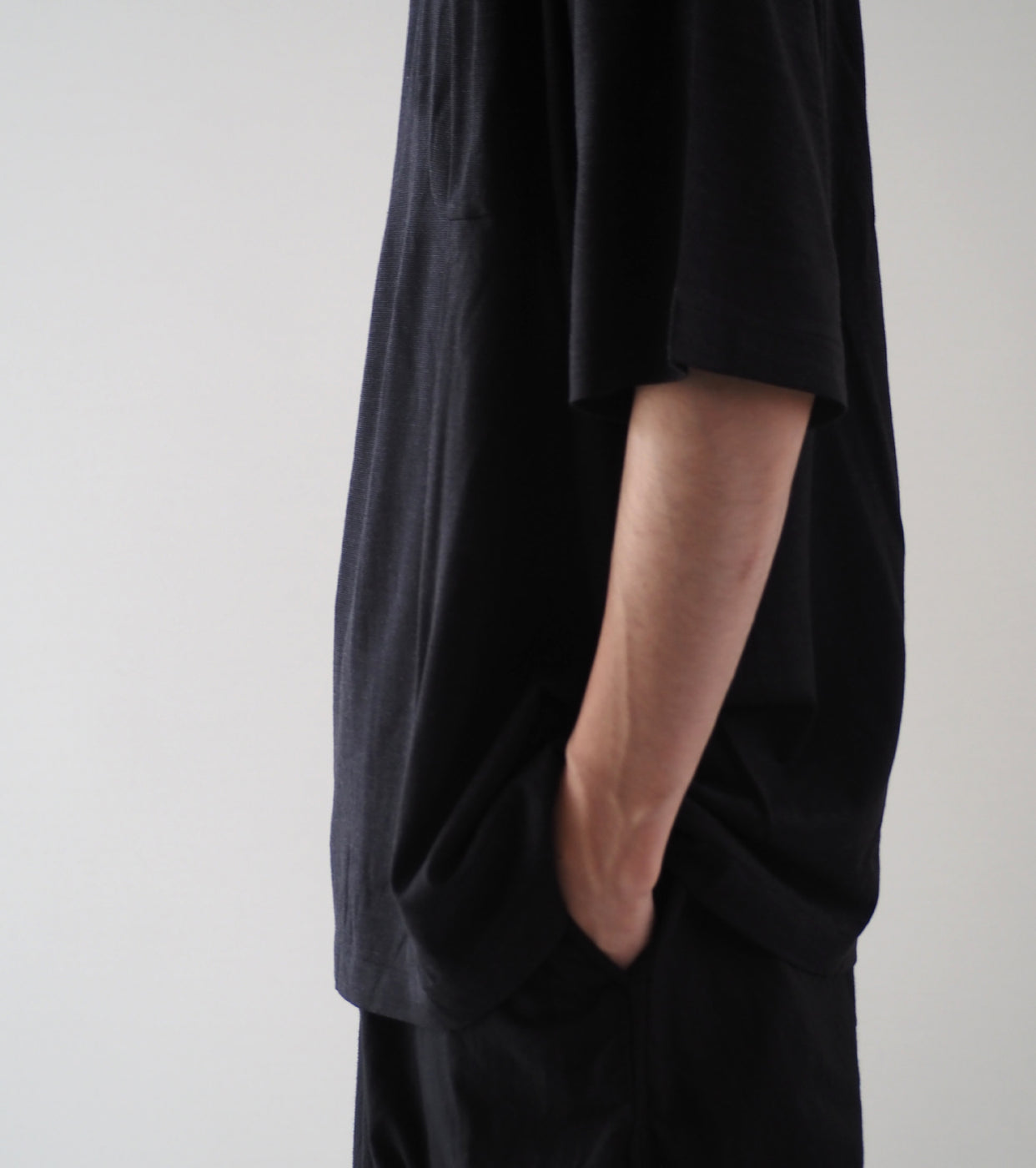 COMOLI Summer Wool Short Sleeve T-Shirt , Charcoal