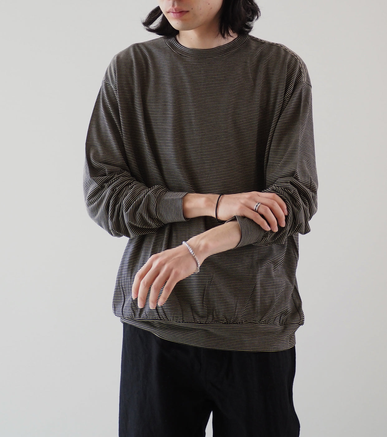 COMOLI Summer Wool Long Sleeve Crew, Border