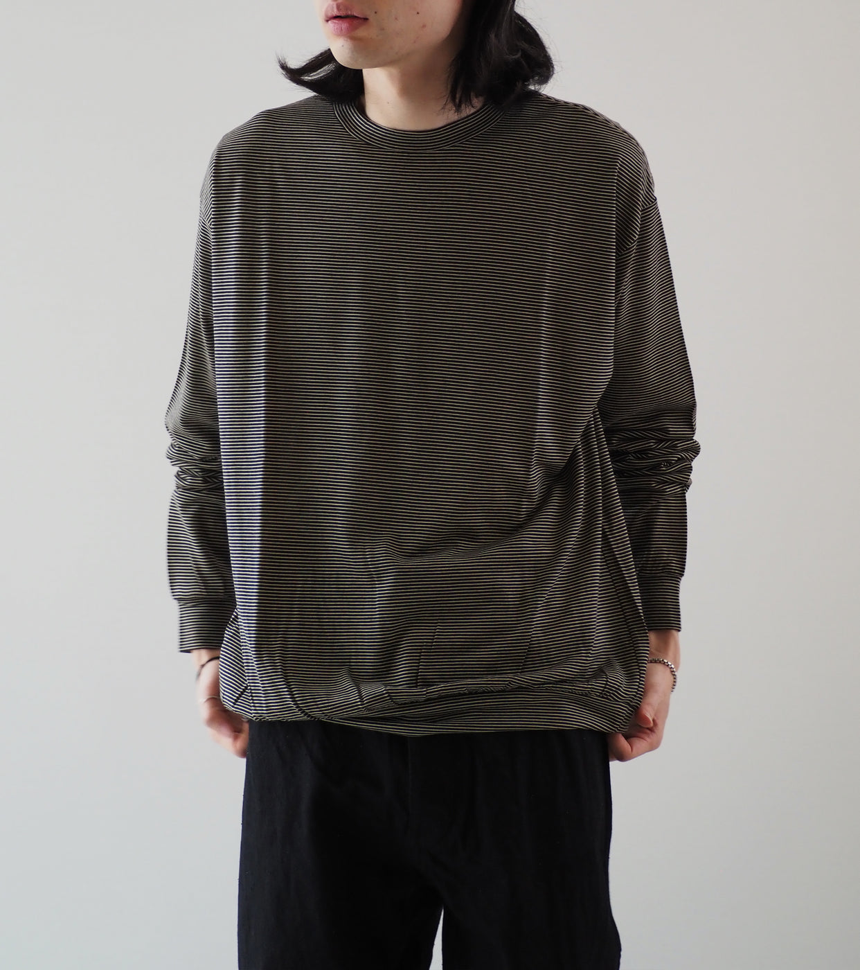 COMOLI Summer Wool Long Sleeve Crew, Border