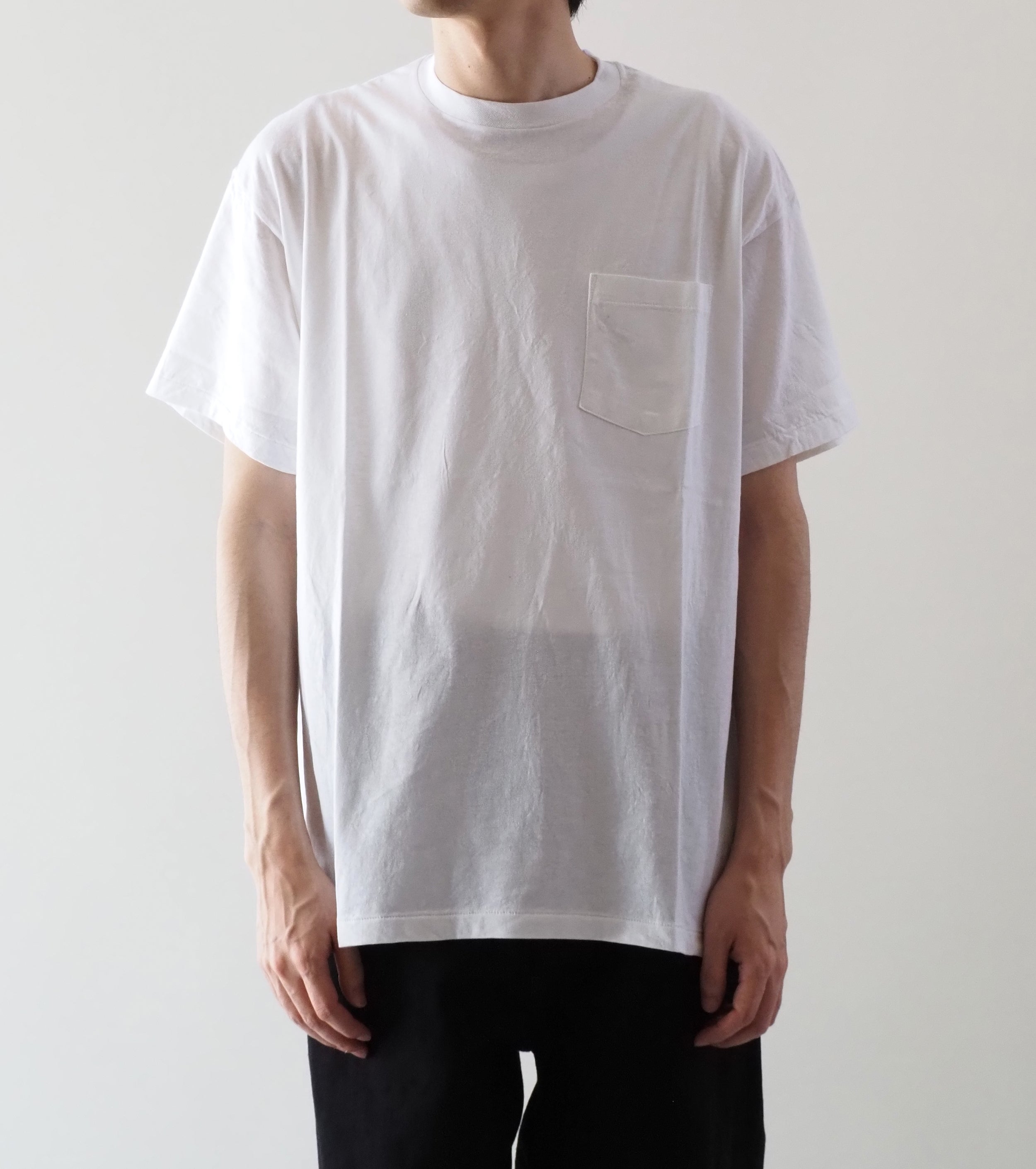 COMOLI サープラス ティーシャツ , White – Navyblue