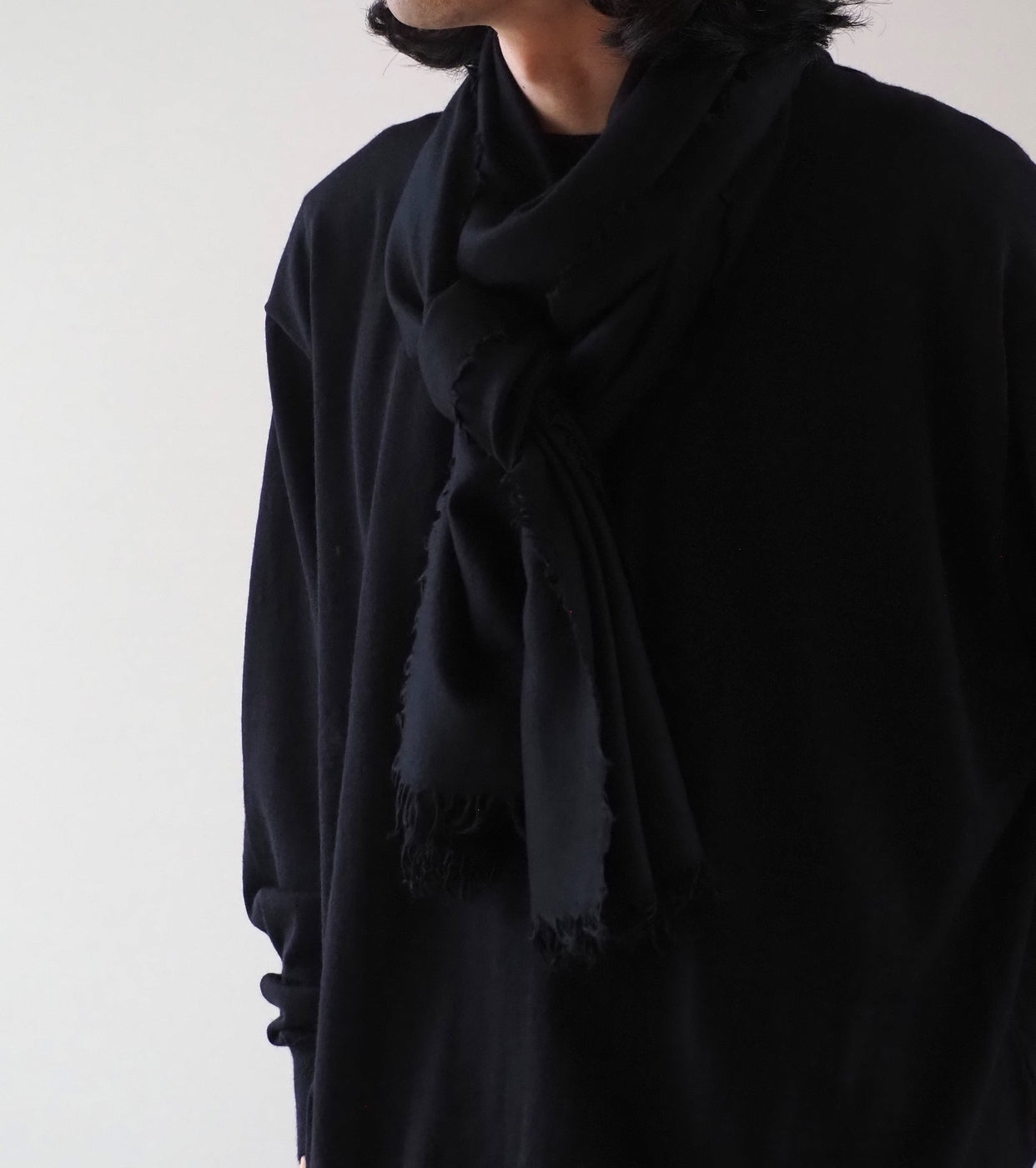 COMOLI Cashmere Silk Product Dyed Stole, Black