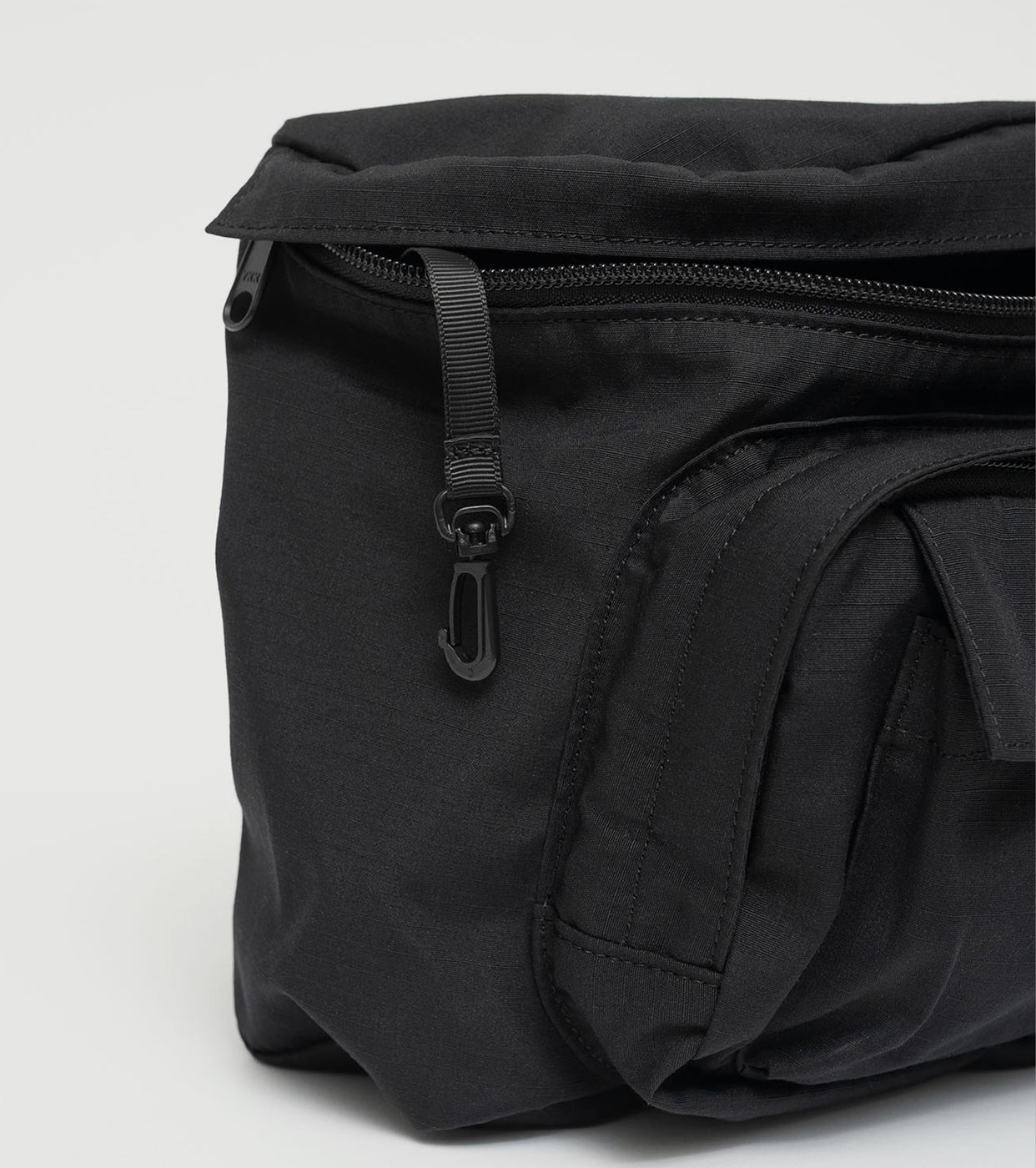 Mountain Wind Shoulder Bag , Black