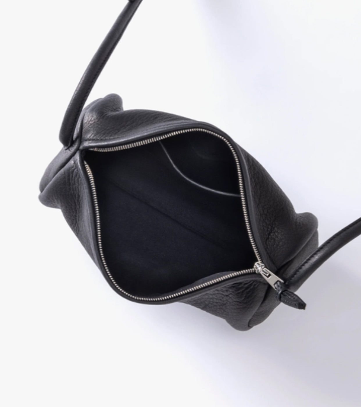 Aeta CYLINDER SHOULDER , Black