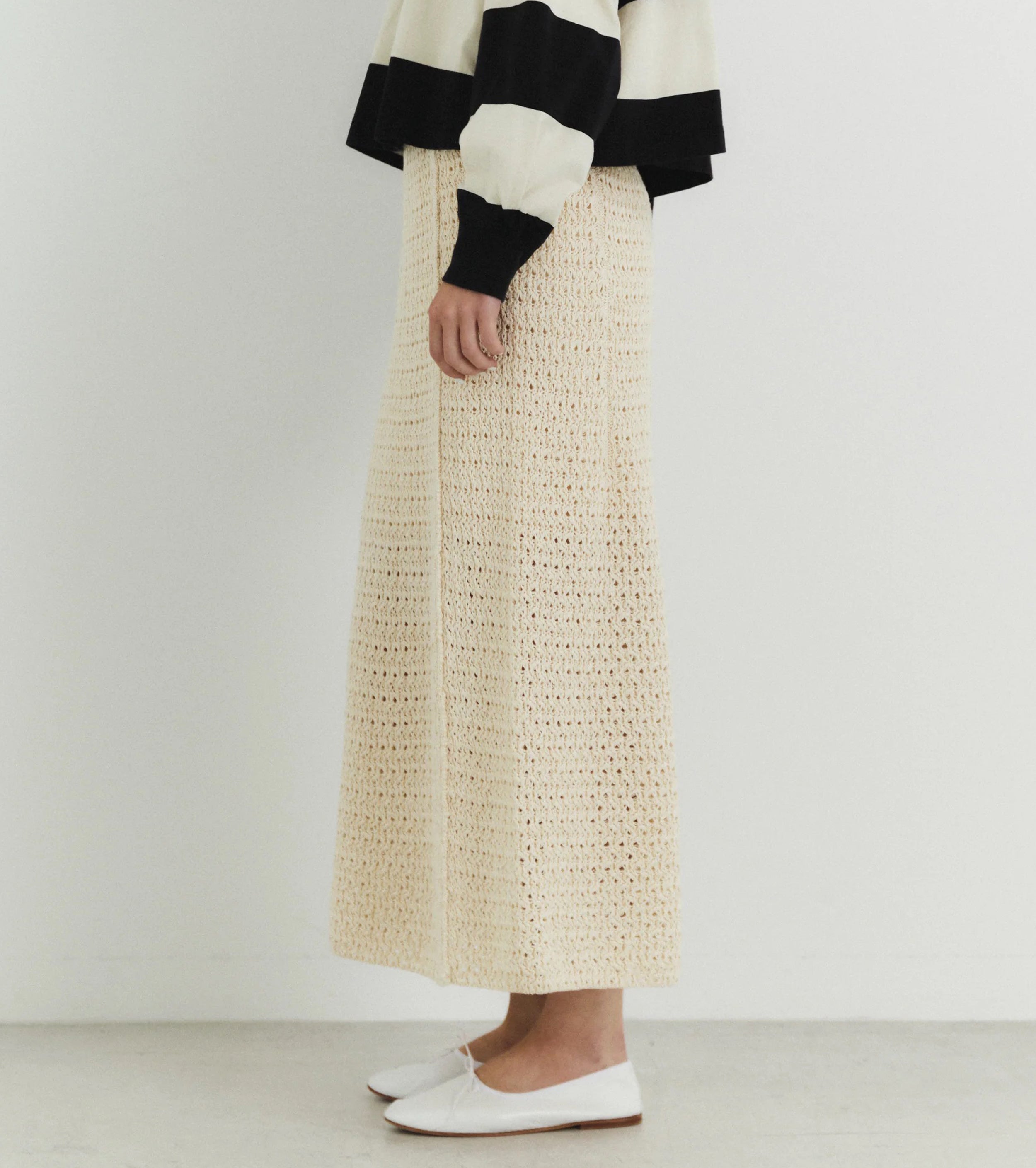 Unfil double honeycomb mesh knit skirt, Ecru