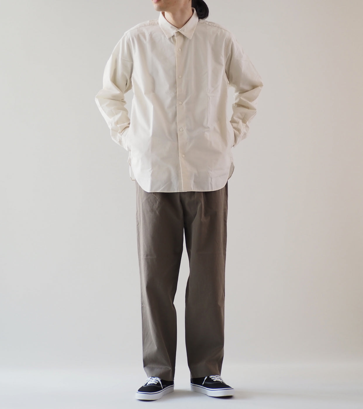 YAECA Chino Tucked Tapered , Olive