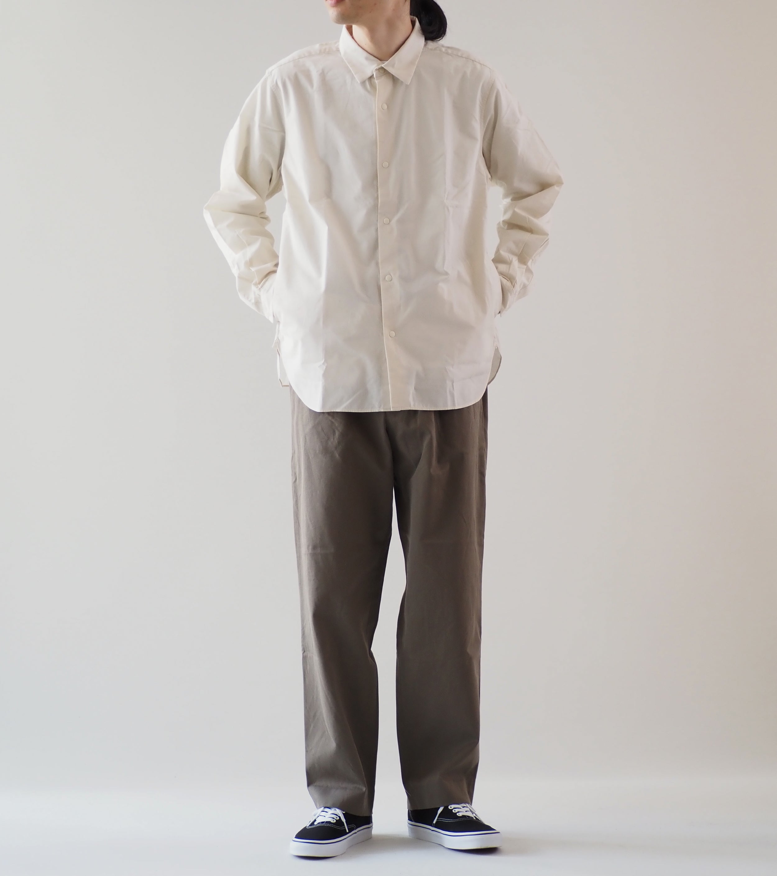 YAECA Chino Tucked Tapered , Olive