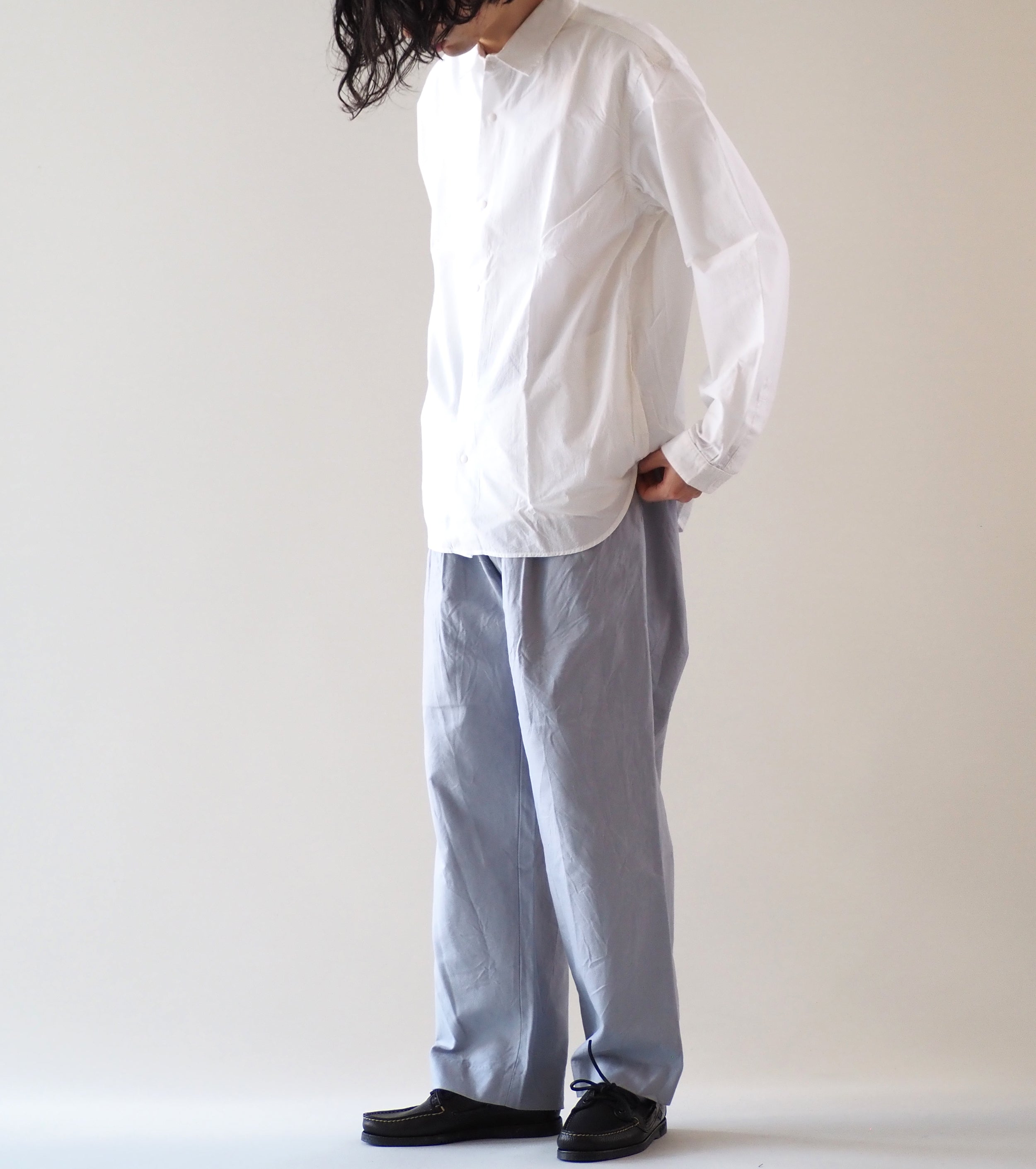YAECA  2-Tuck Straight , Kusaki blue (dayflower)