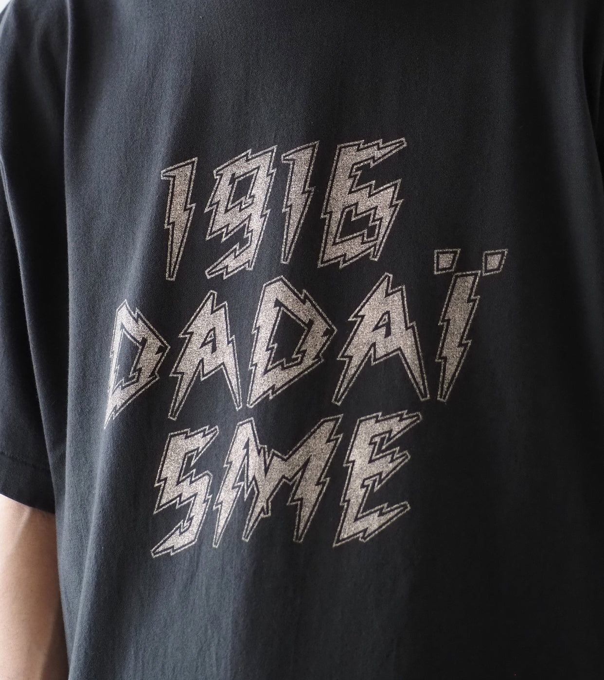 blurhms ROOTSTOCK DADAISM Print Tee WIDE , Ink Black × Ivory-PT