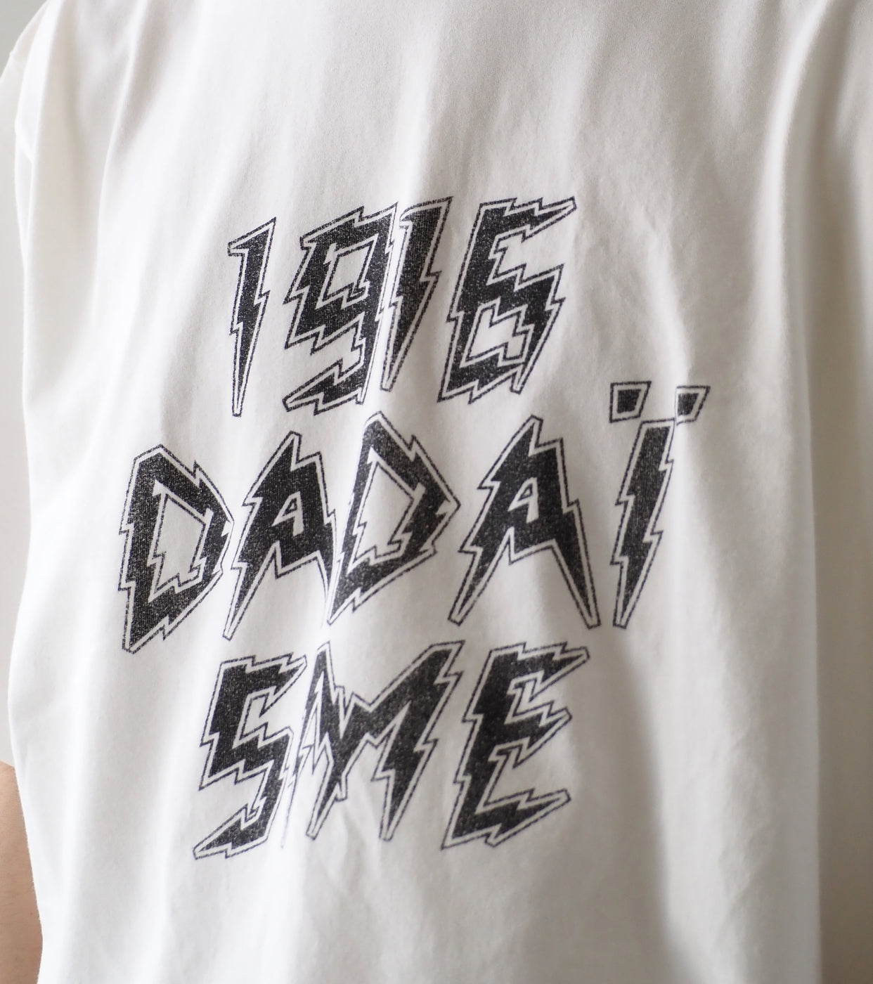 blurhms ROOTSTOCK DADAISM Print Tee WIDE , White × Black-PT