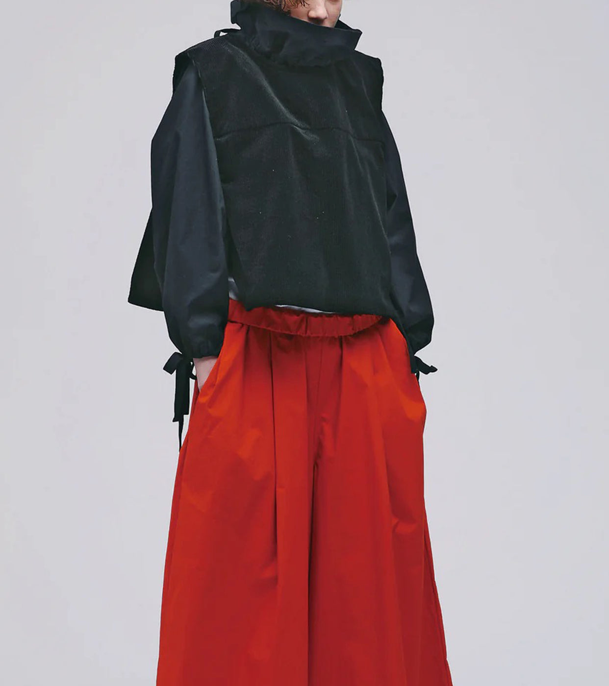 Yarmo Cropped Tabard , Black