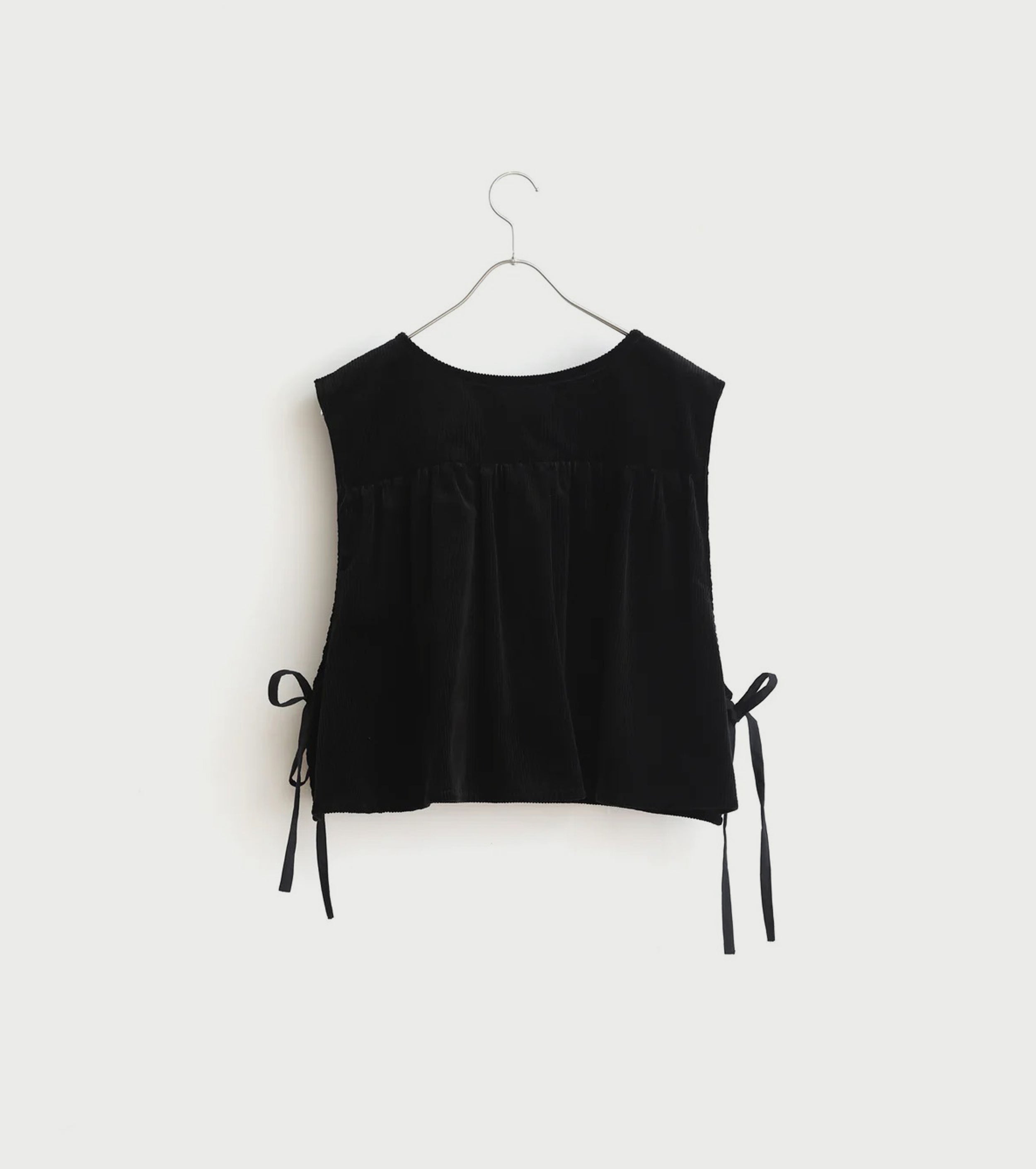 Yarmo Cropped Tabard , Black
