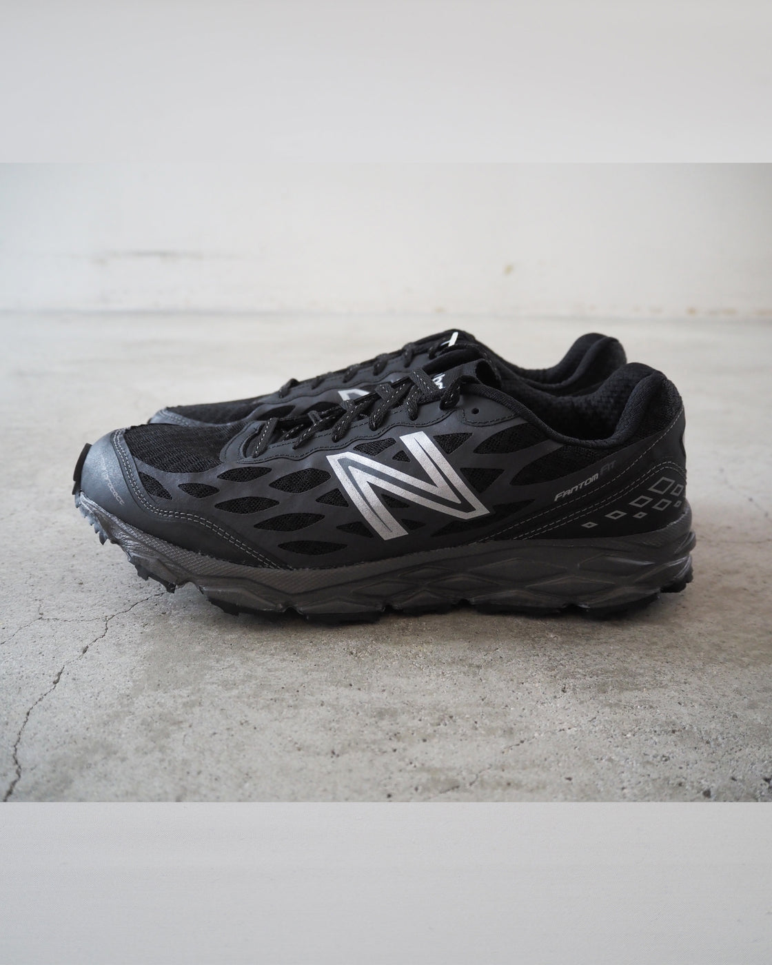 Deadstock 950 V2 US Military Trainer,Black