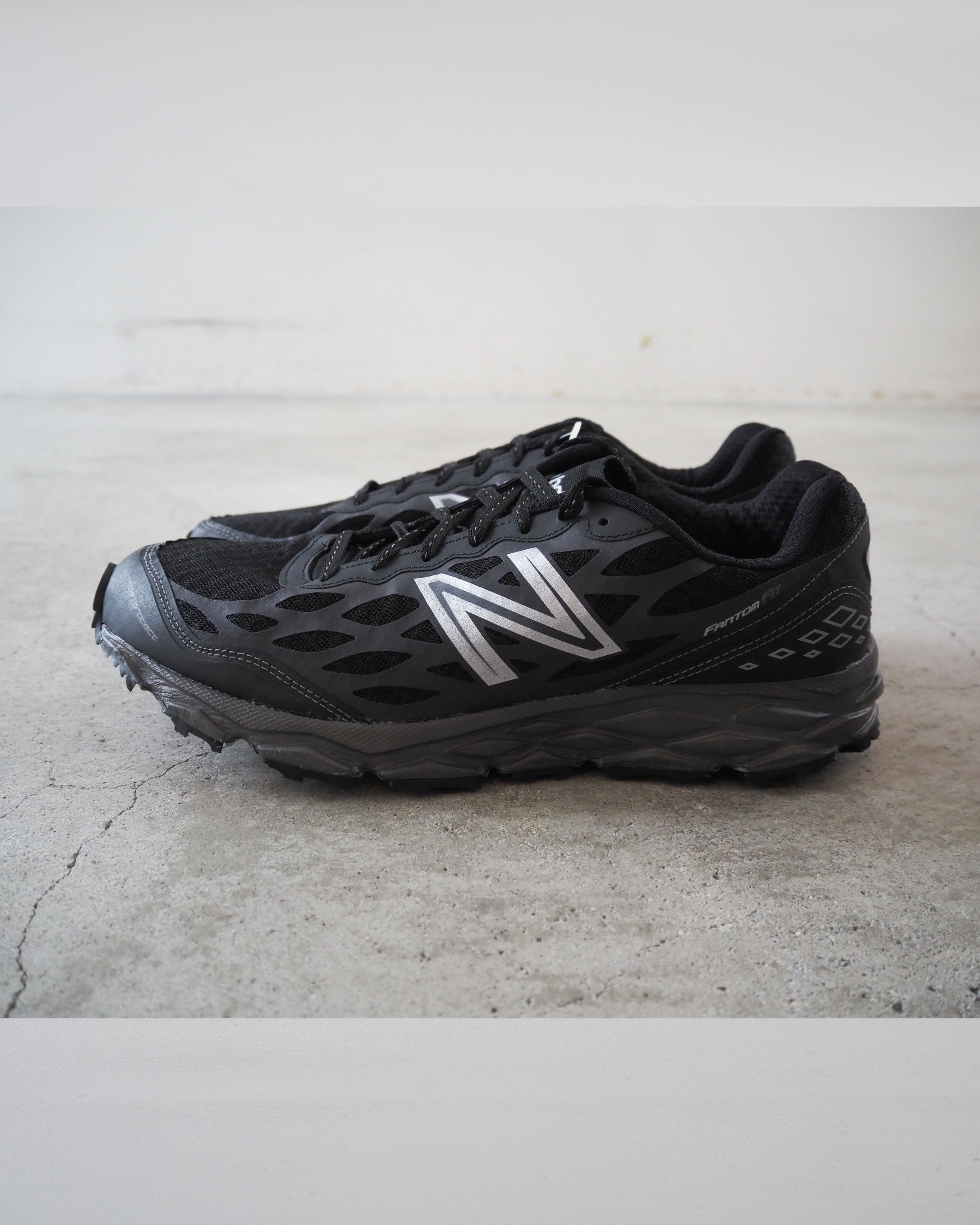 Deadstock 950 V2 US Military Trainer,Black