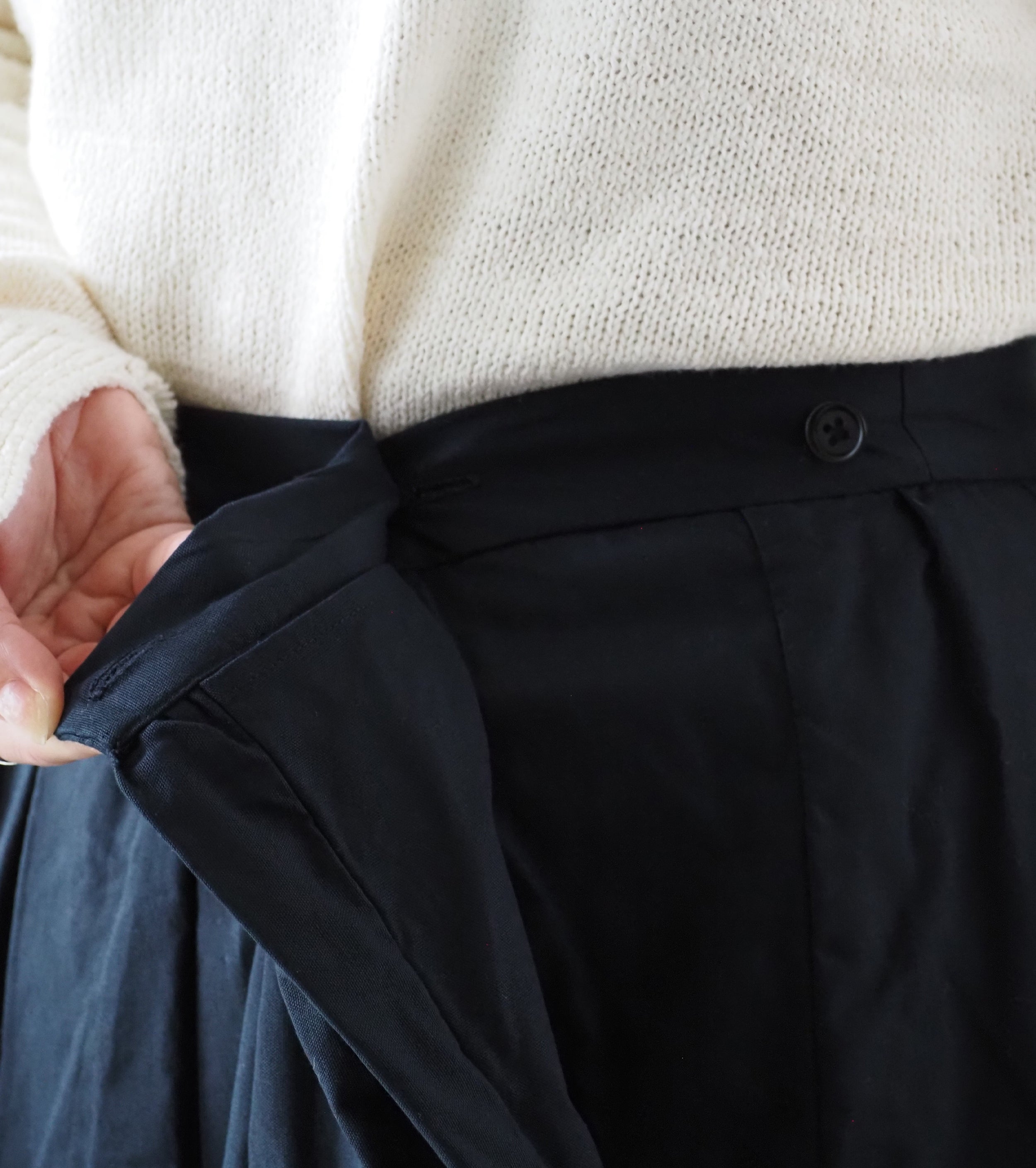YAECA CANVAS DESIGN Tuck Skirt, Dark Navy