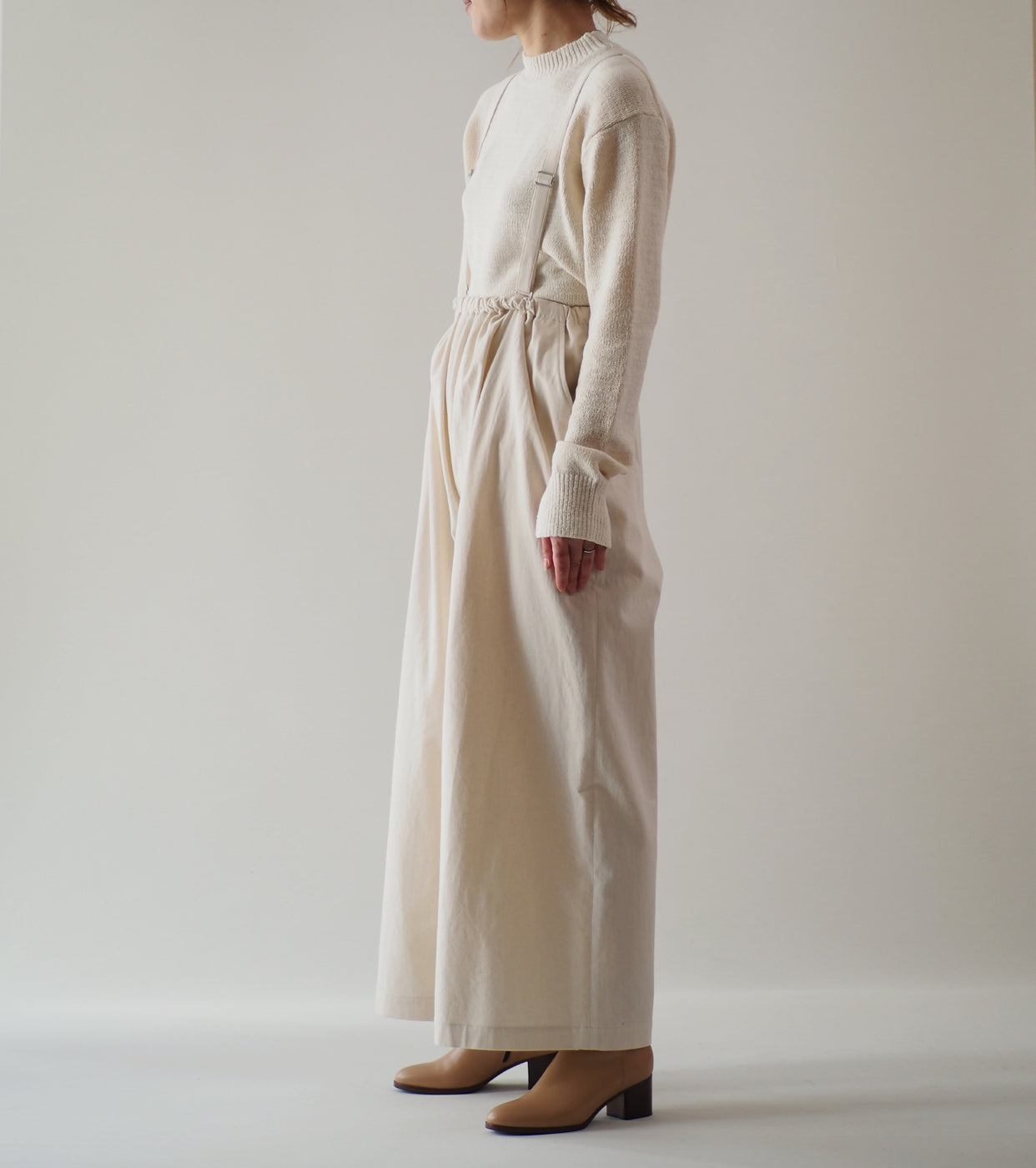 blurhms  Light-oz Denim Suspender Wide Pants, Ivory