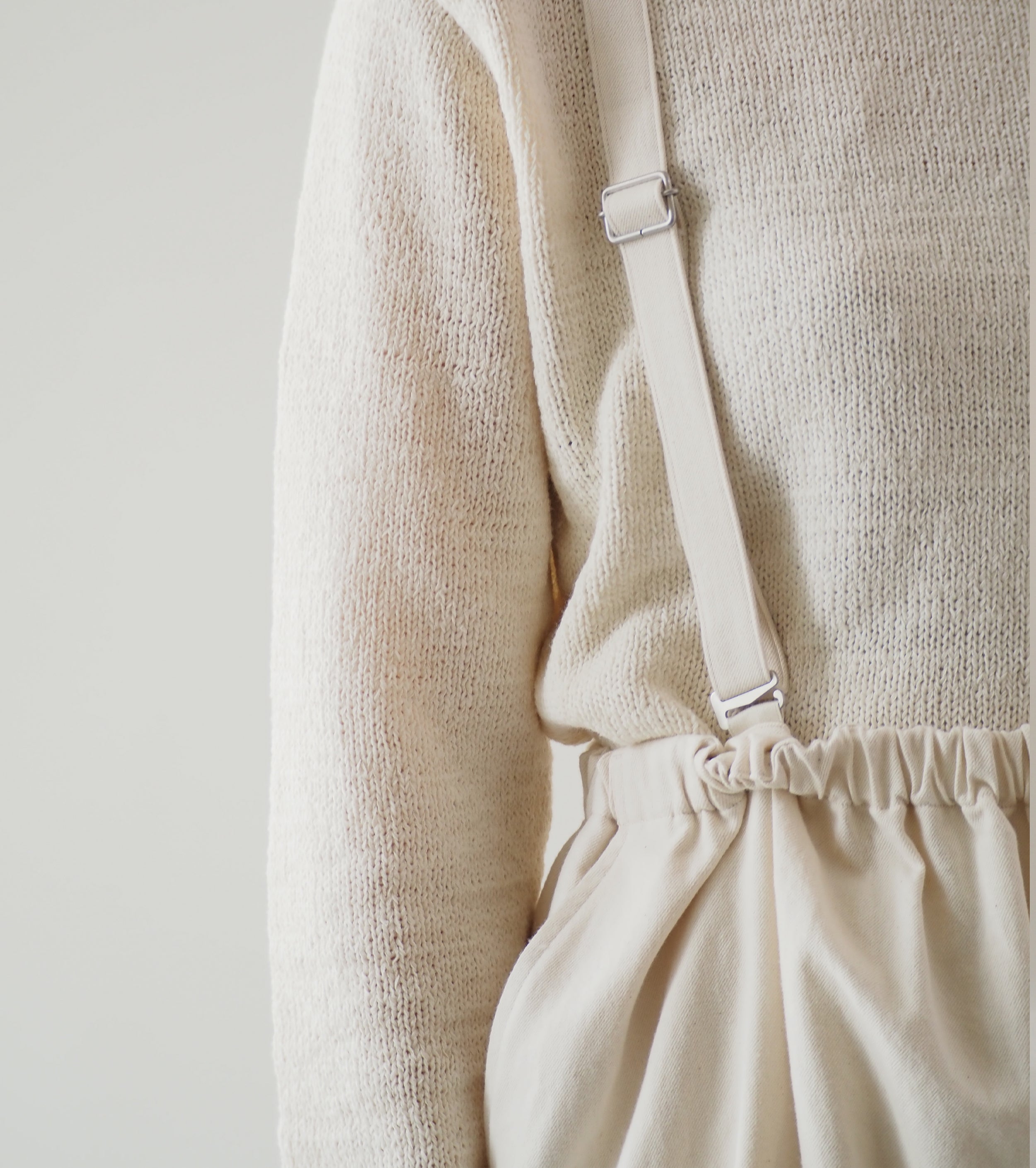 blurhms  Light-oz Denim Suspender Wide Pants, Ivory