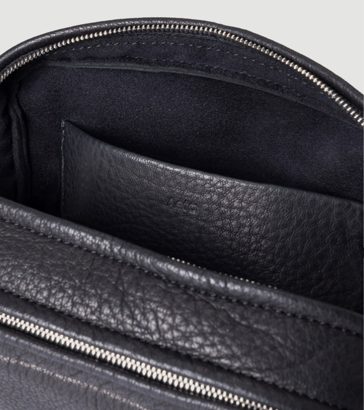 Aeta SQUARE SHOULDER , Black