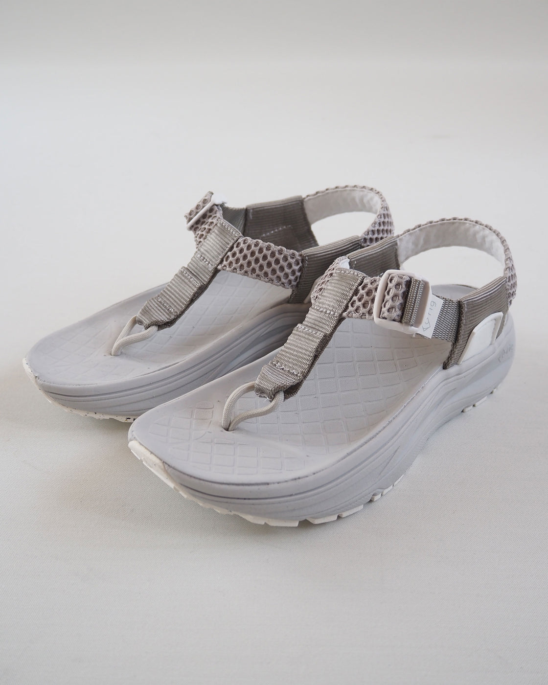 mguu,Grey