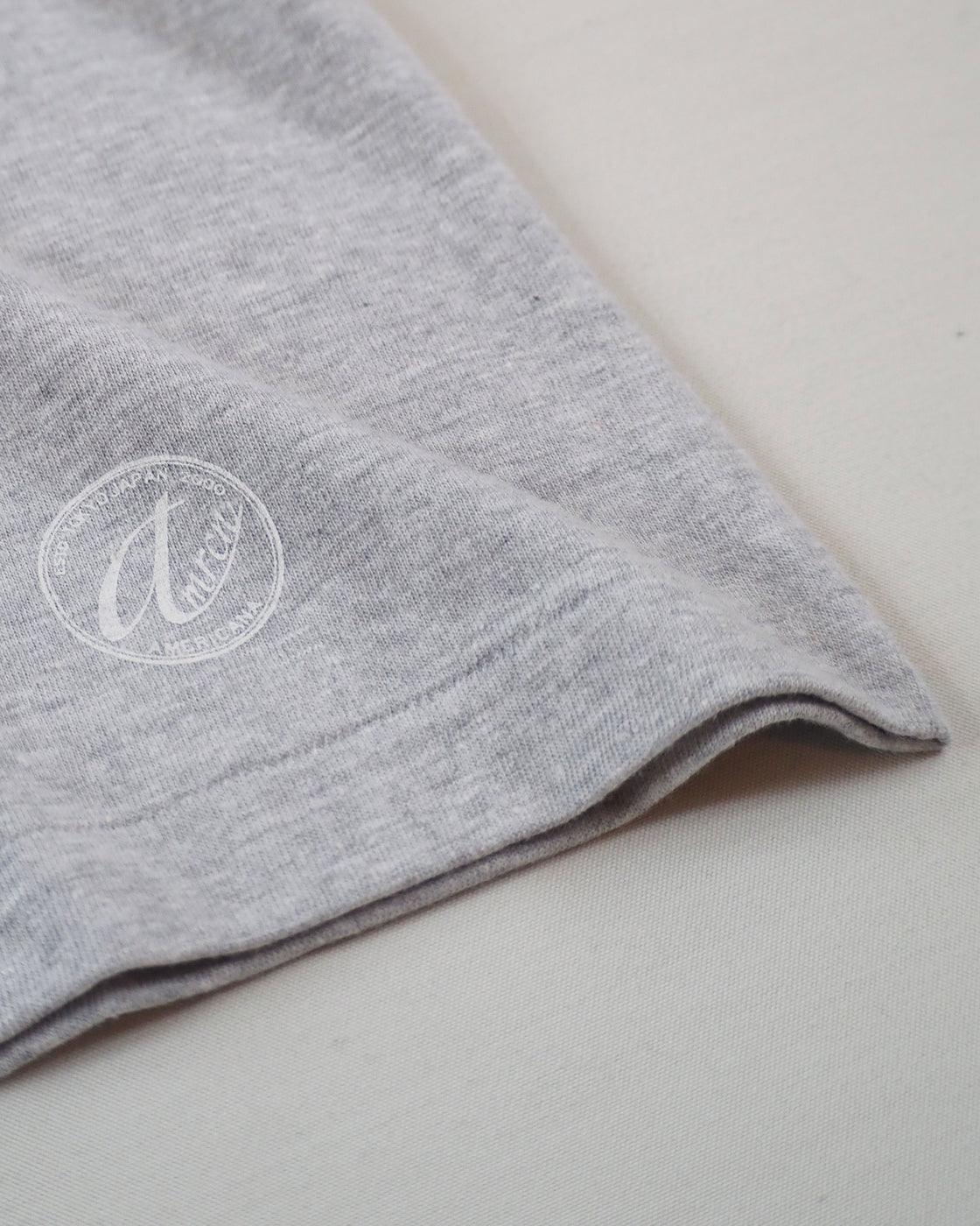 Souvenir Print Seamless Tee Shirt, Gray