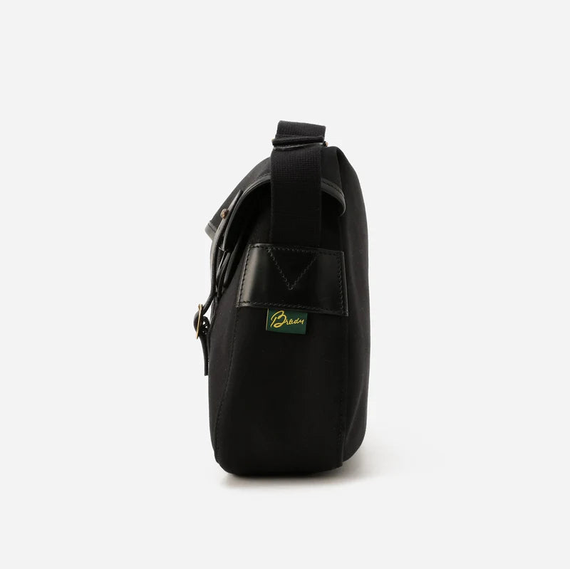 ARIEL TROUT Small, Black